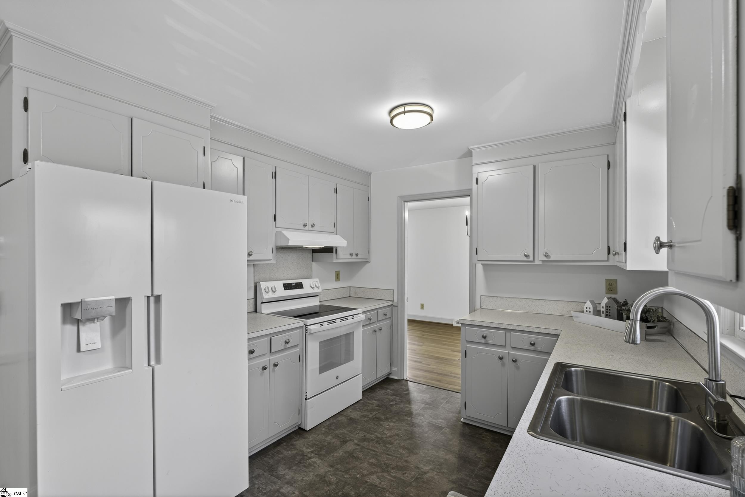 211 Saint Matthews Street Spartanburg, SC 29301