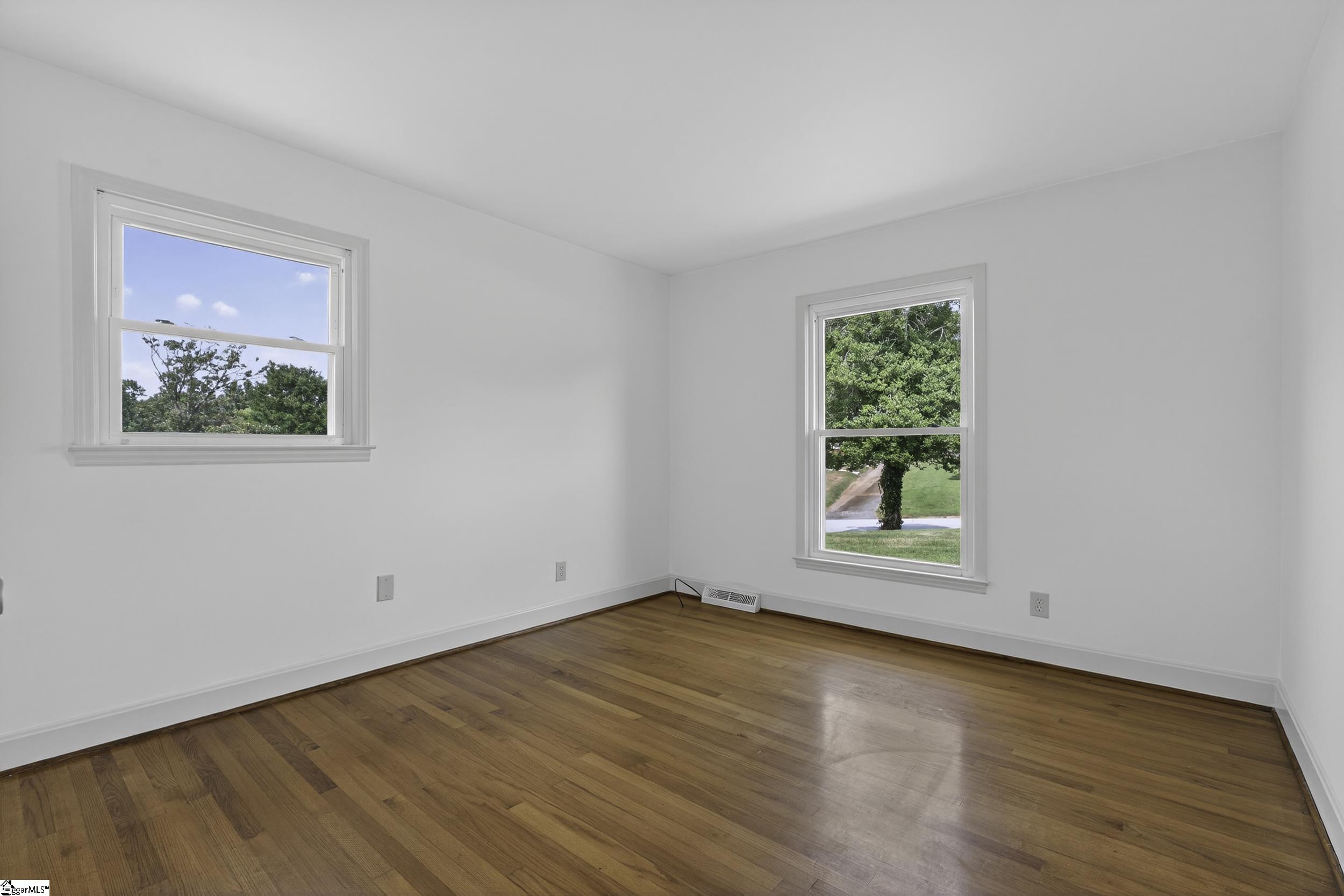 211 Saint Matthews Street Spartanburg, SC 29301