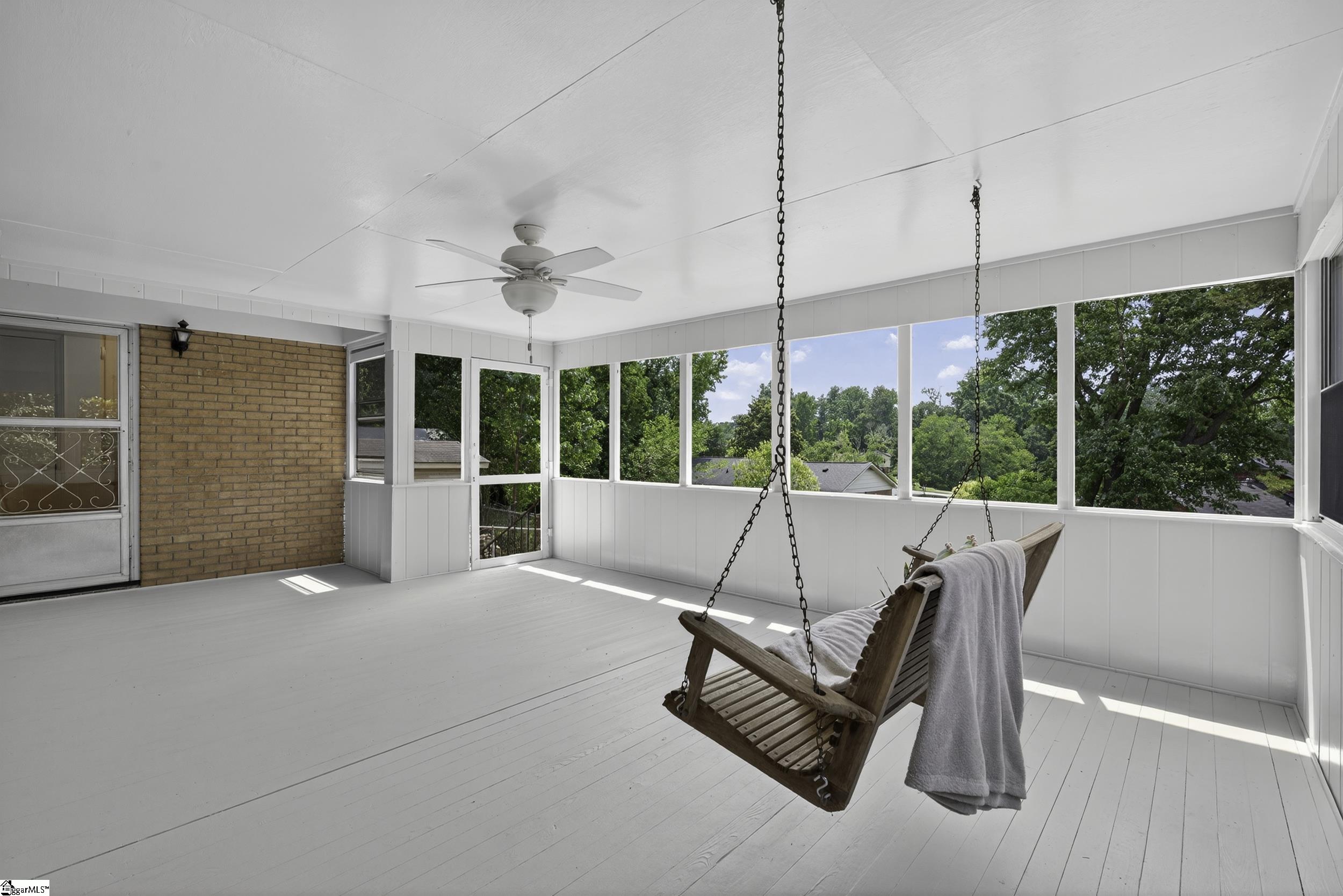 211 Saint Matthews Street Spartanburg, SC 29301