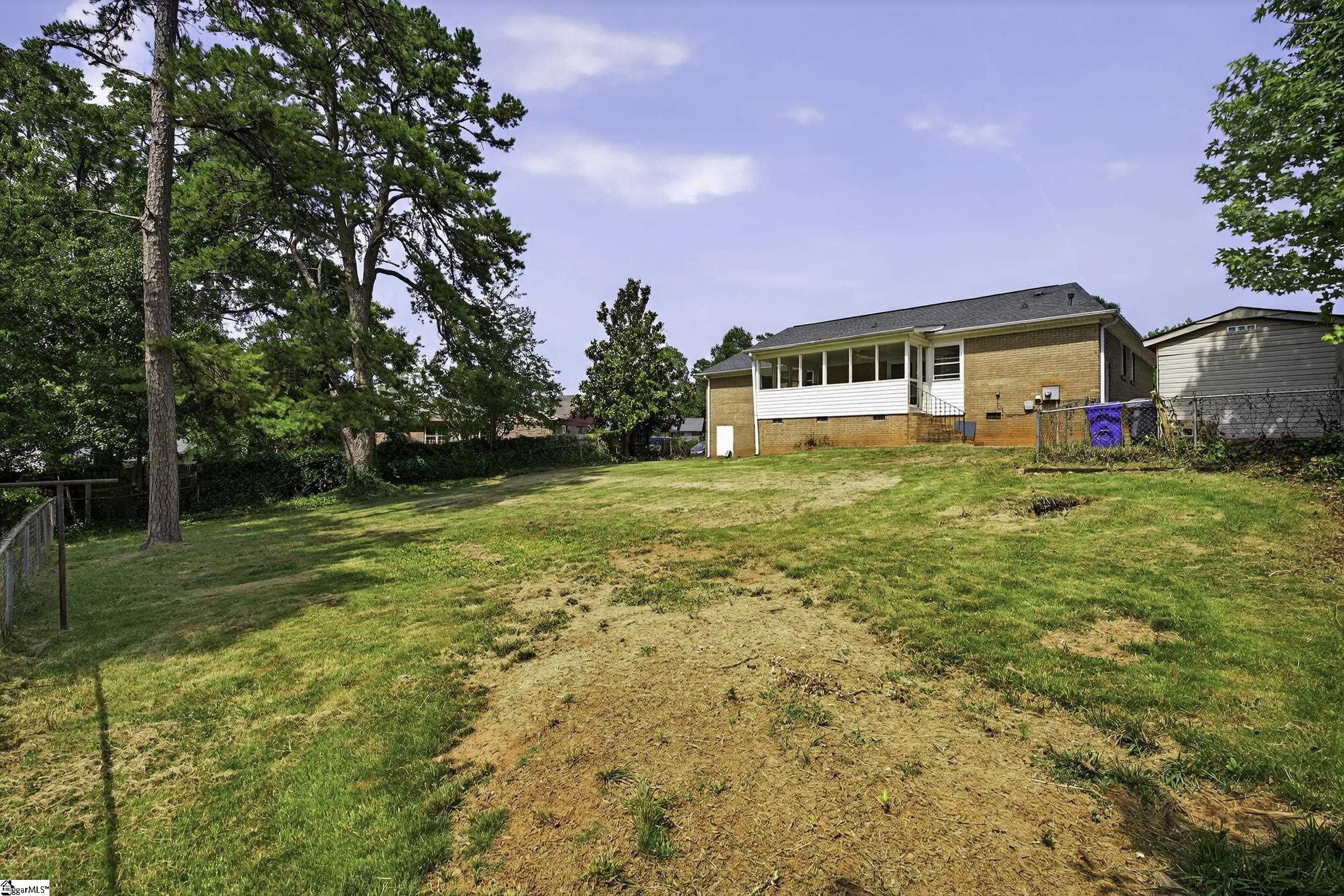 211 Saint Matthews Street Spartanburg, SC 29301