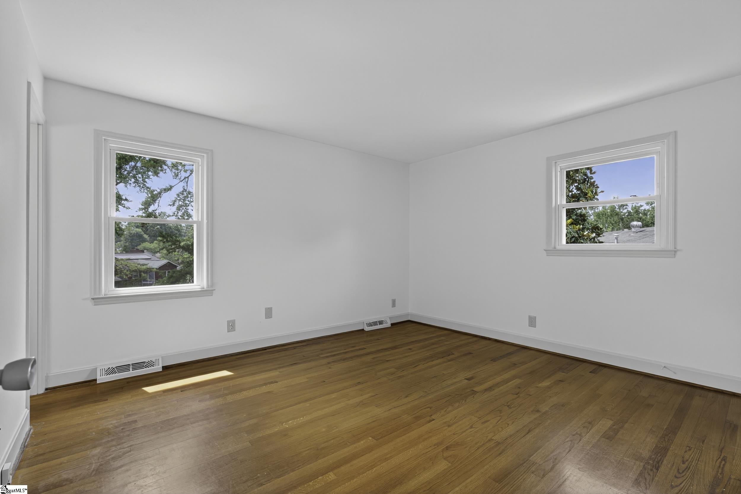 211 Saint Matthews Street Spartanburg, SC 29301