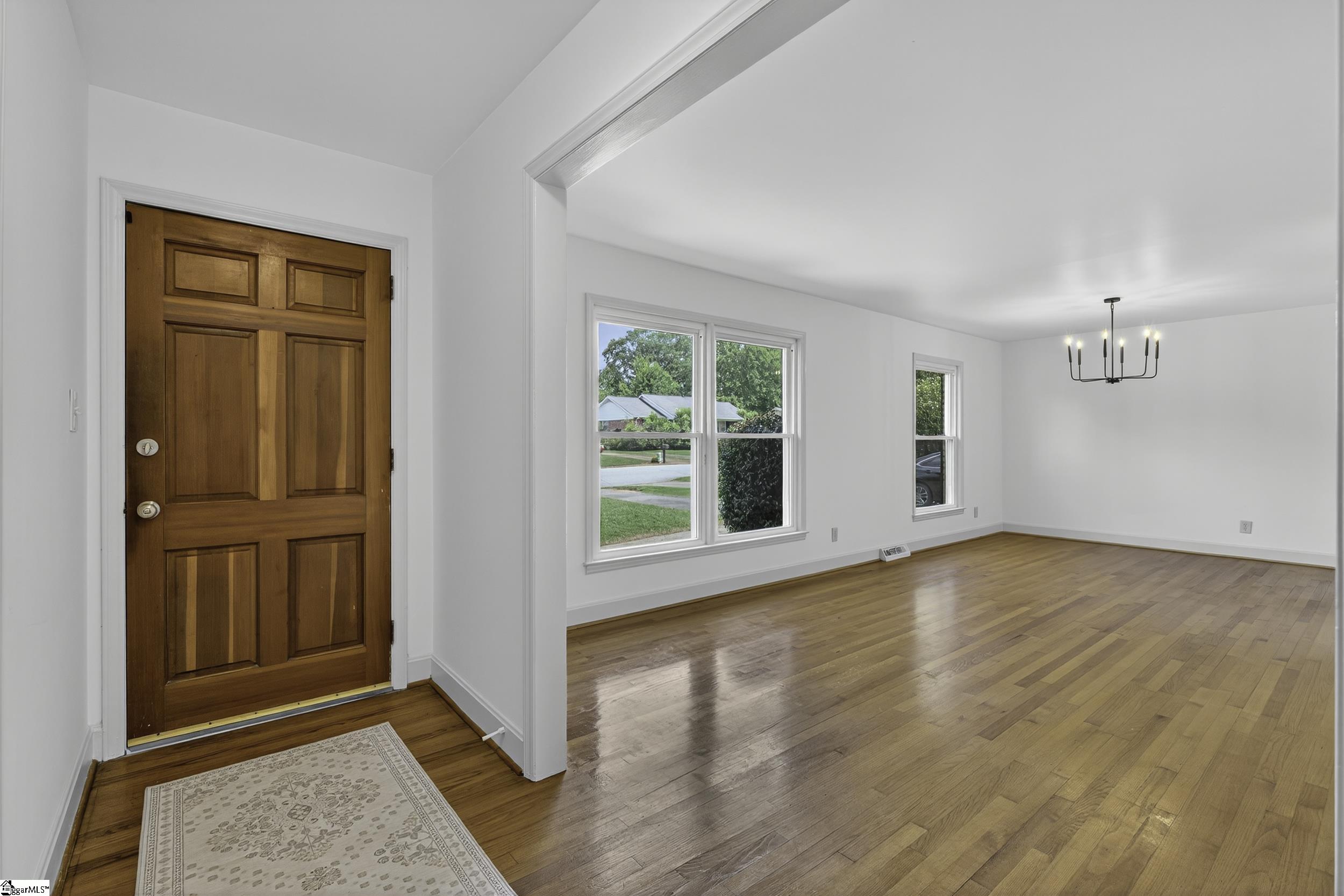 211 Saint Matthews Street Spartanburg, SC 29301