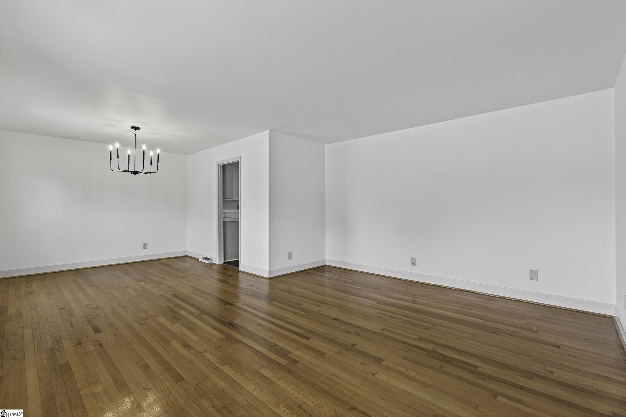 211 Saint Matthews Street Spartanburg, SC 29301