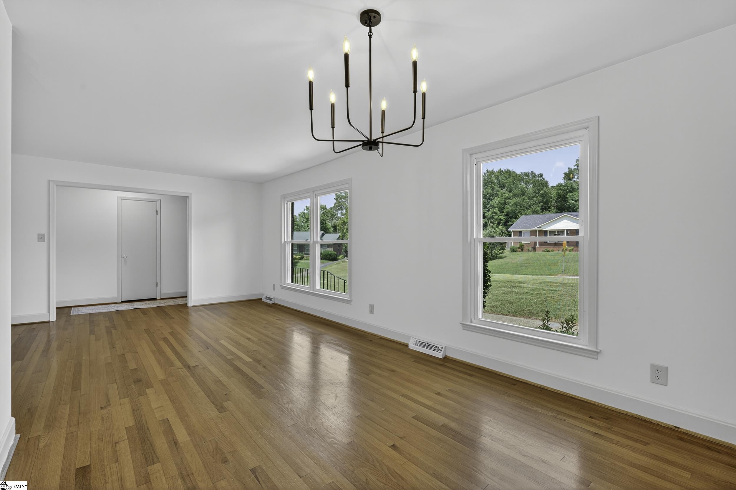 211 Saint Matthews Street Spartanburg, SC 29301