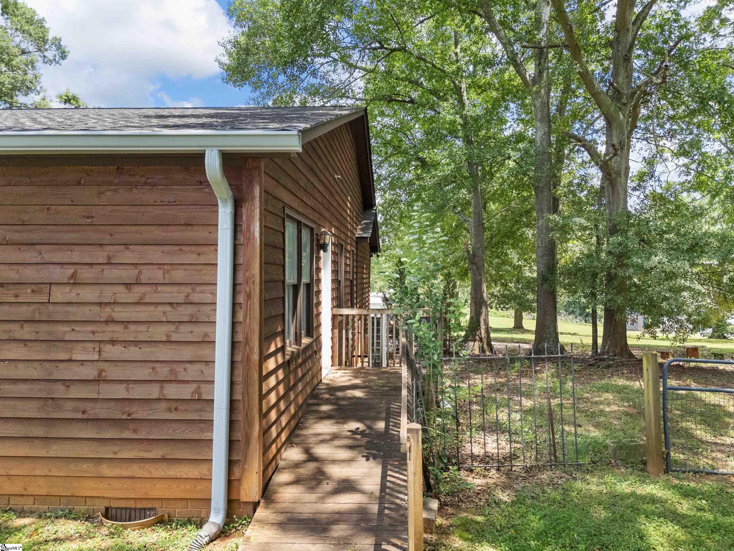 132 Bowers Court Spartanburg, SC 29301