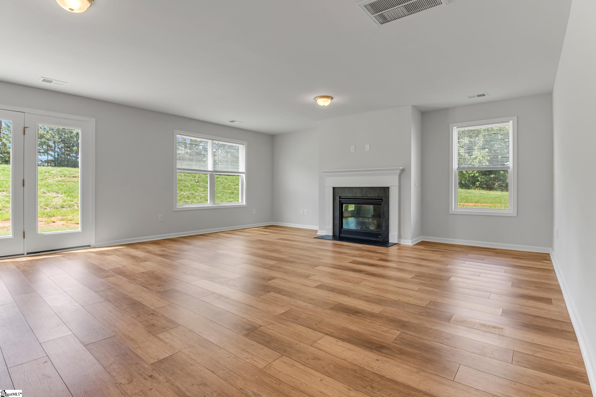 321 Siskin Place Spartanburg, SC 29303