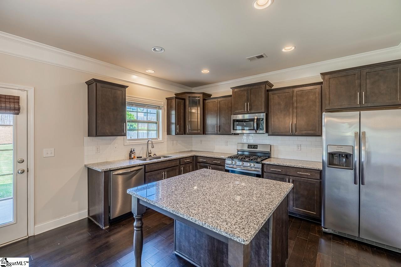 203 Redmont Court Simpsonville, SC 29680