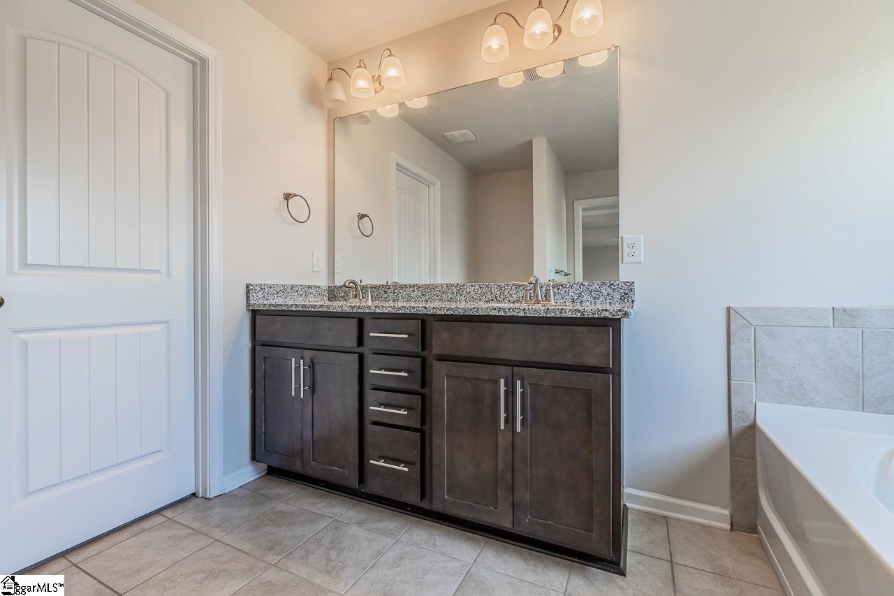 203 Redmont Court Simpsonville, SC 29680