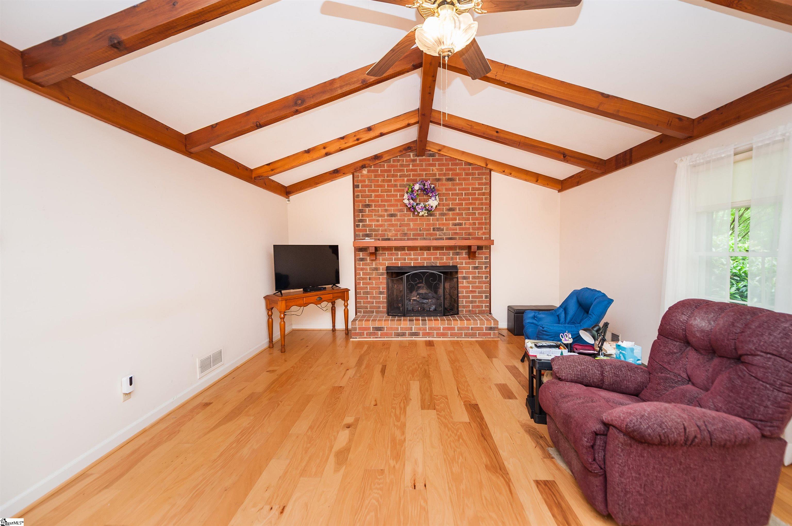 265 Hollis Drive Spartanburg, SC 29307