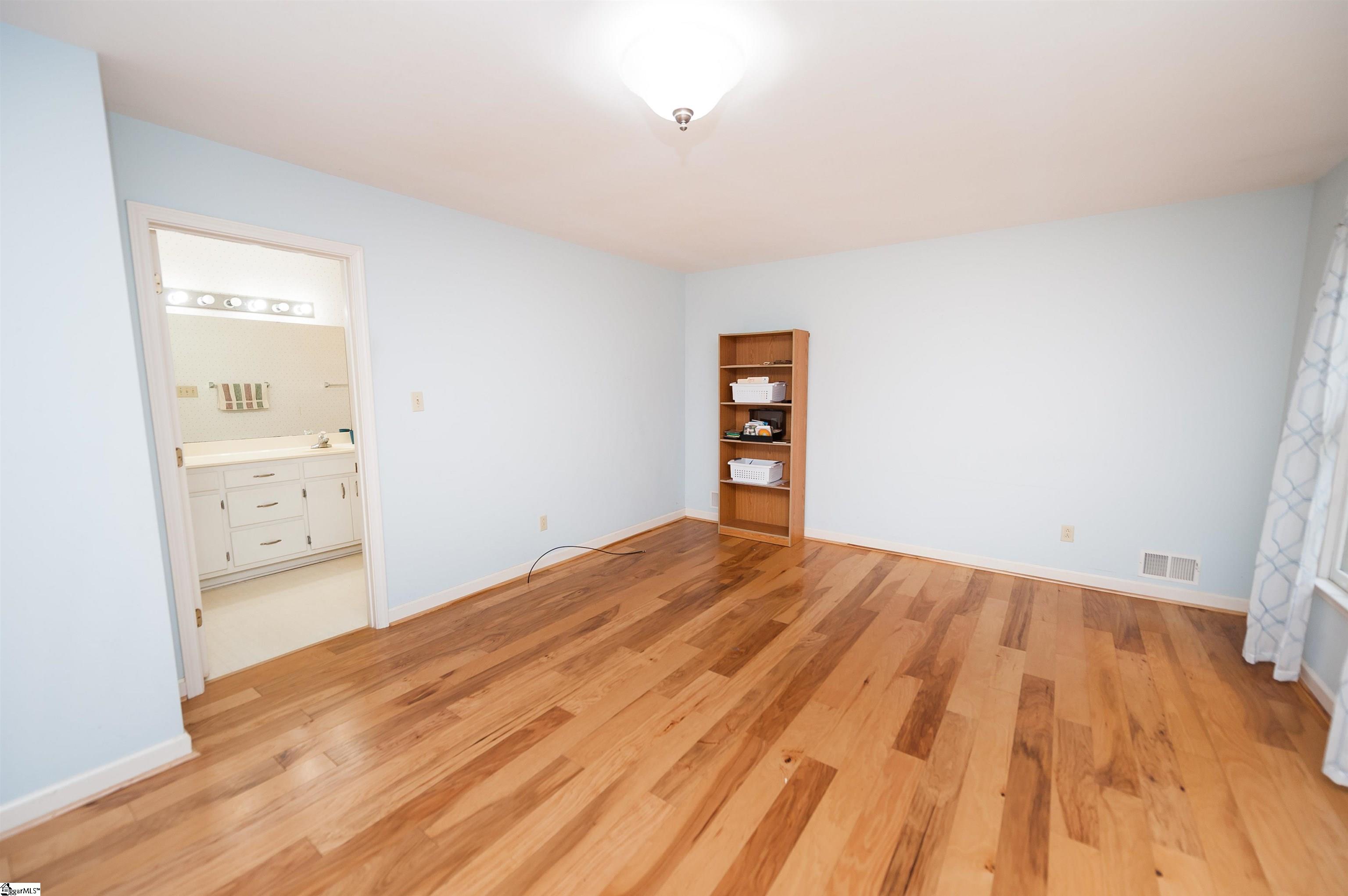 265 Hollis Drive Spartanburg, SC 29307