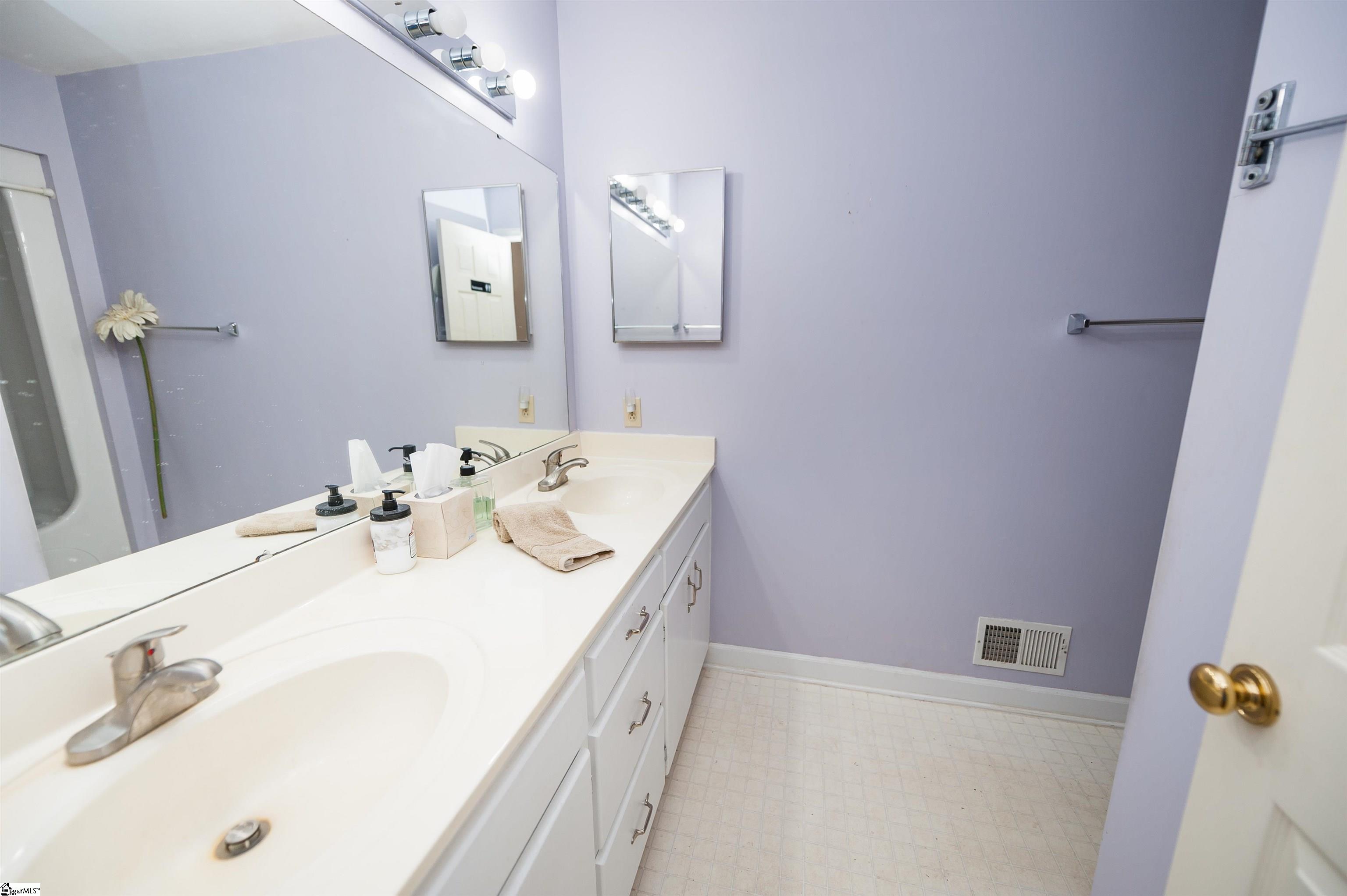 265 Hollis Drive Spartanburg, SC 29307