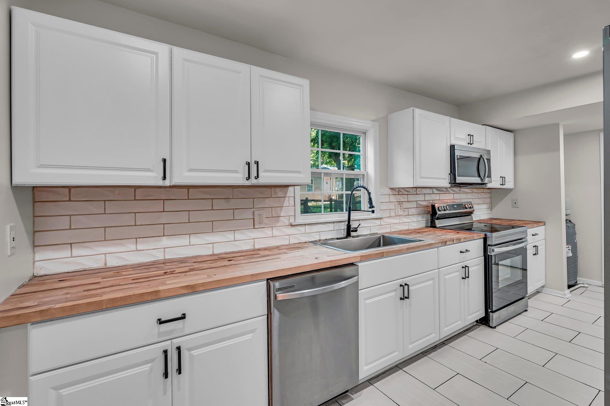 102 McDade Street Greenville, SC 29611