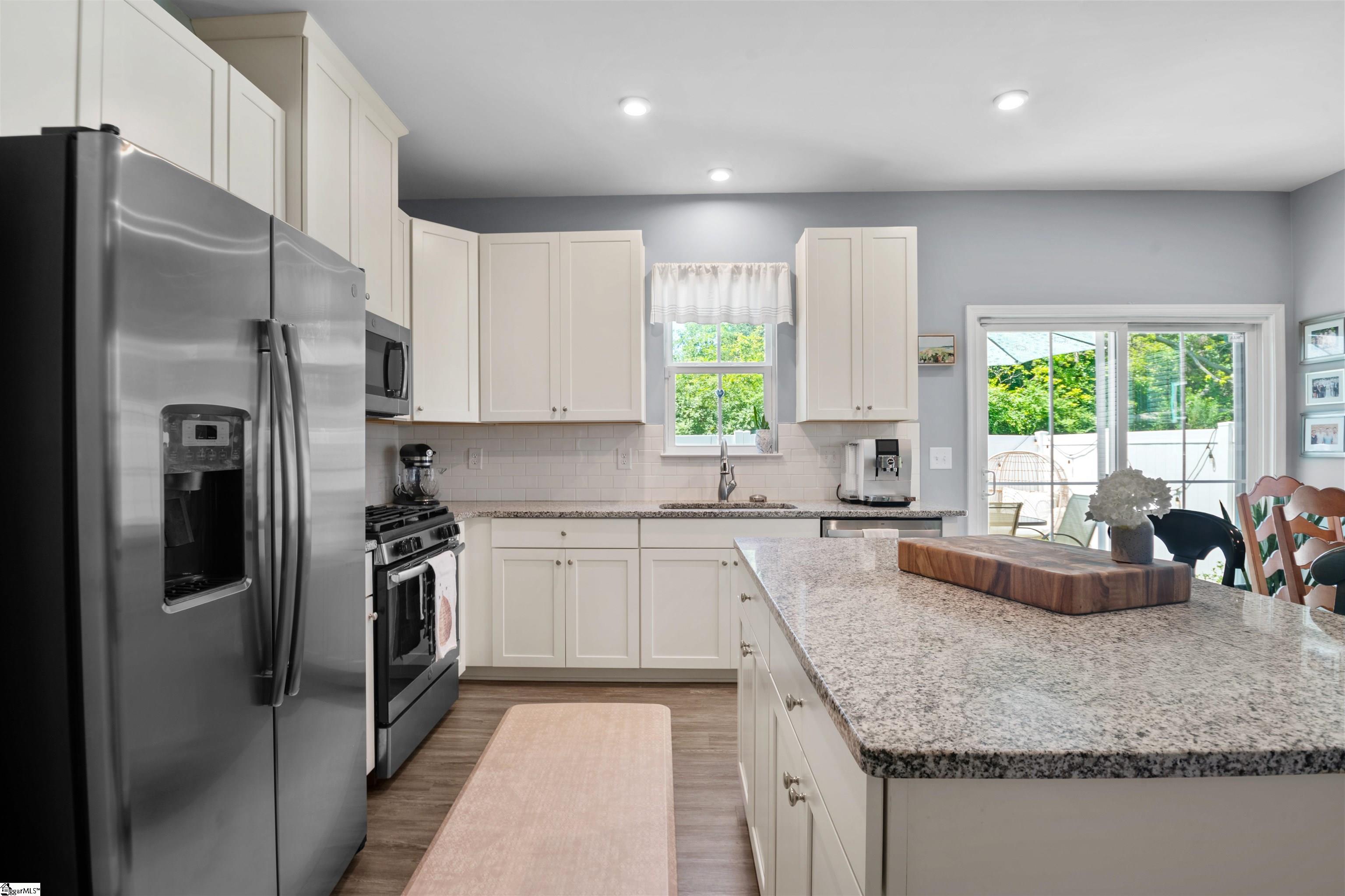 27 Country Dale Drive Greer, SC 29650