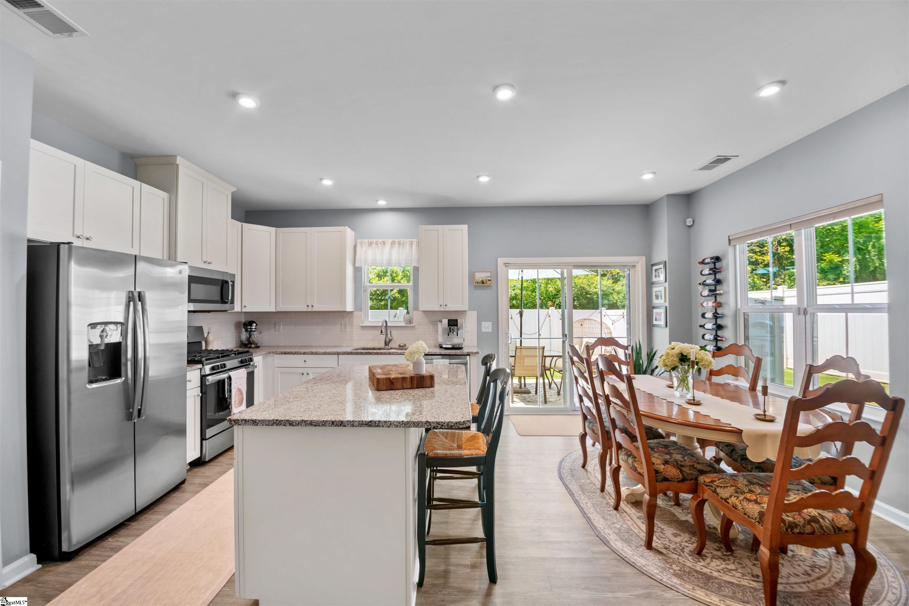27 Country Dale Drive Greer, SC 29650