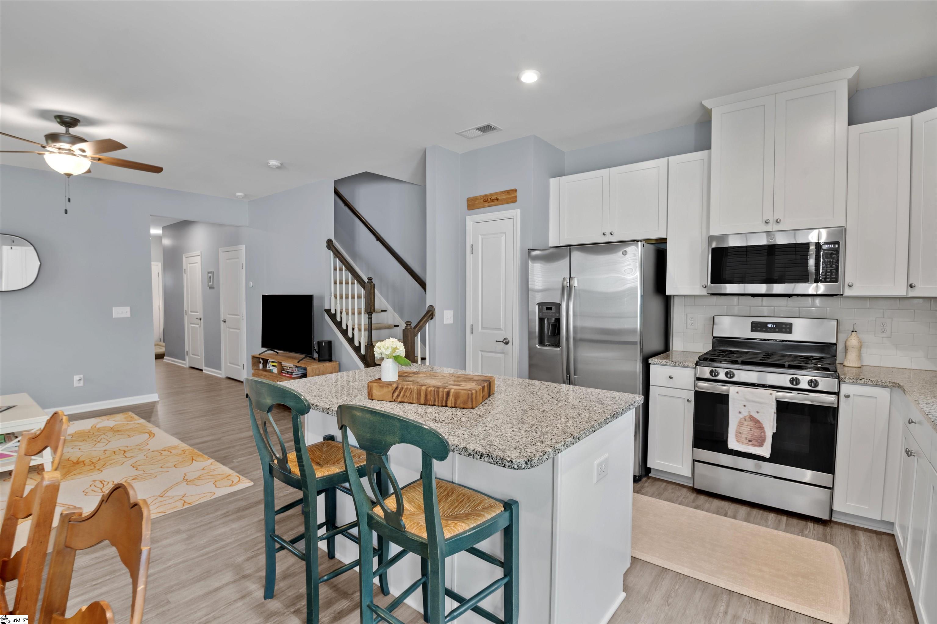 27 Country Dale Drive Greer, SC 29650