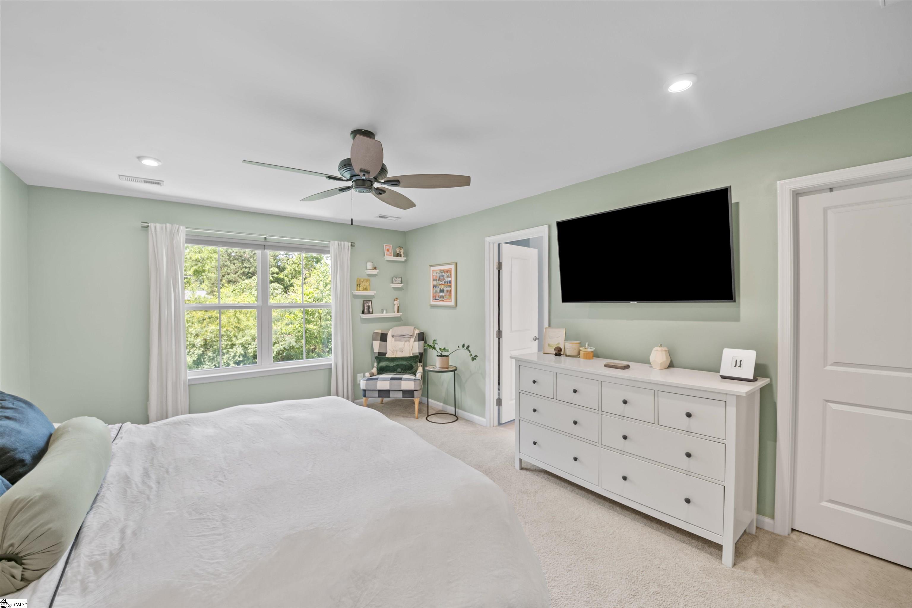 27 Country Dale Drive Greer, SC 29650