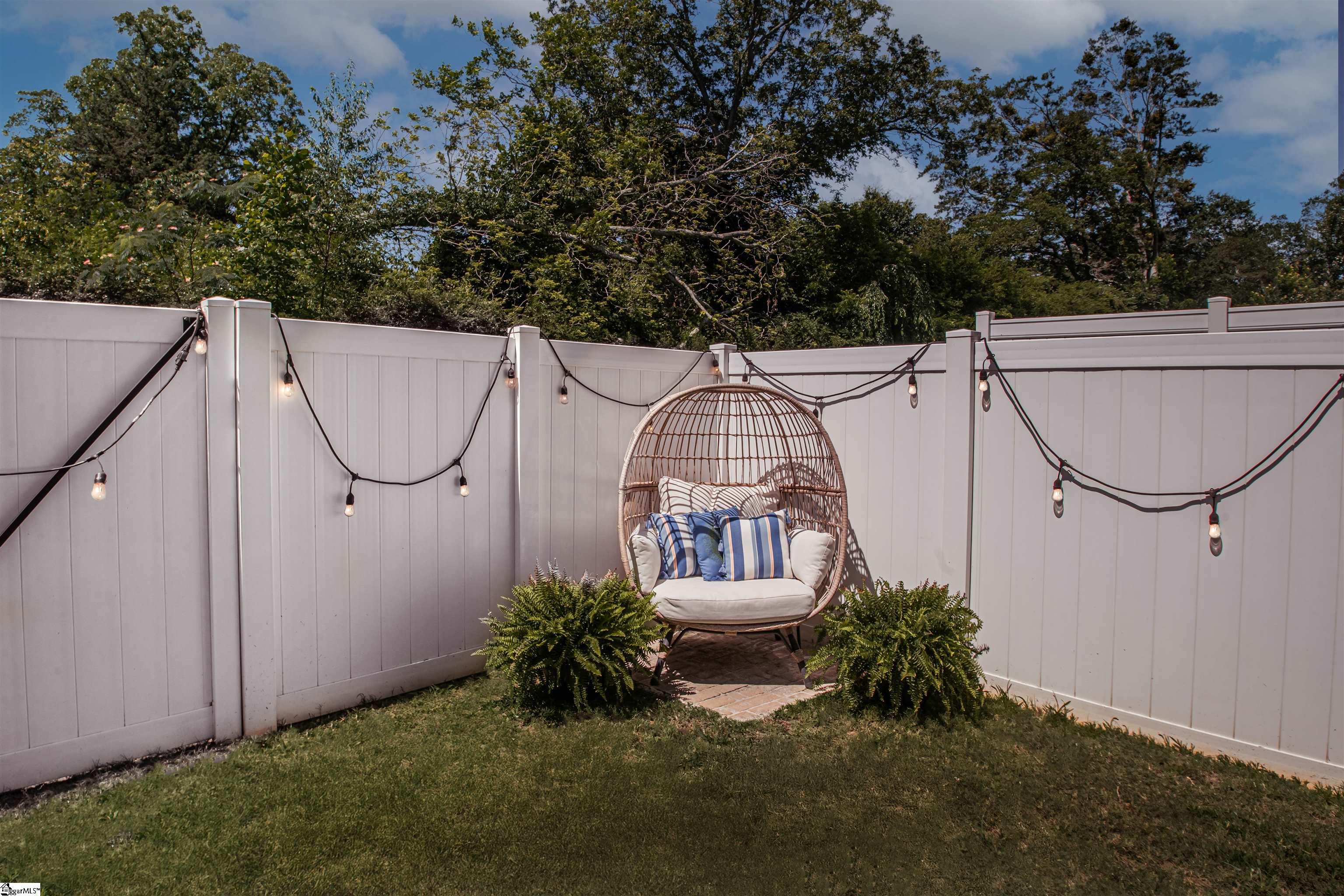 27 Country Dale Drive Greer, SC 29650