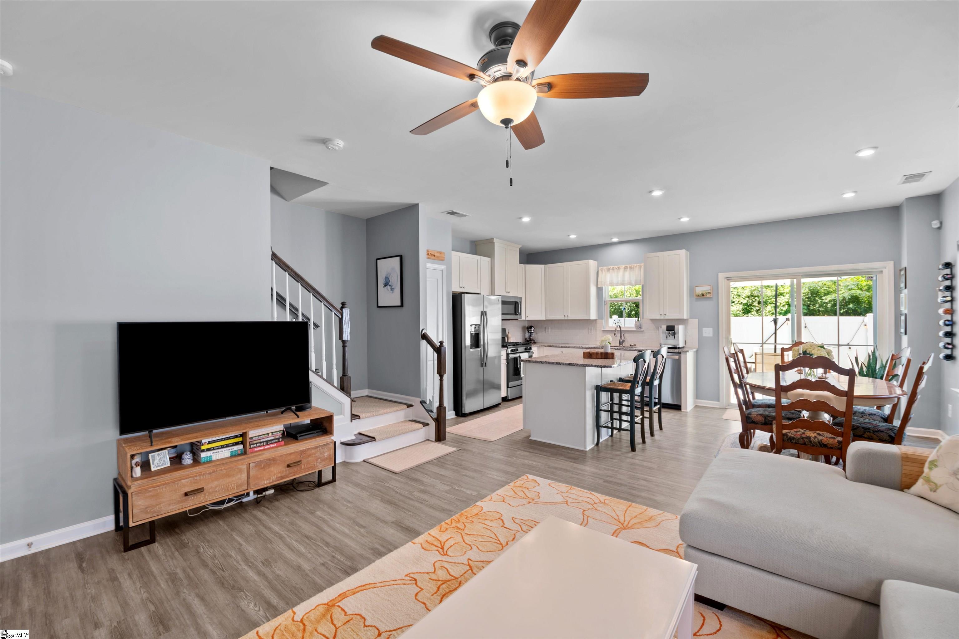 27 Country Dale Drive Greer, SC 29650