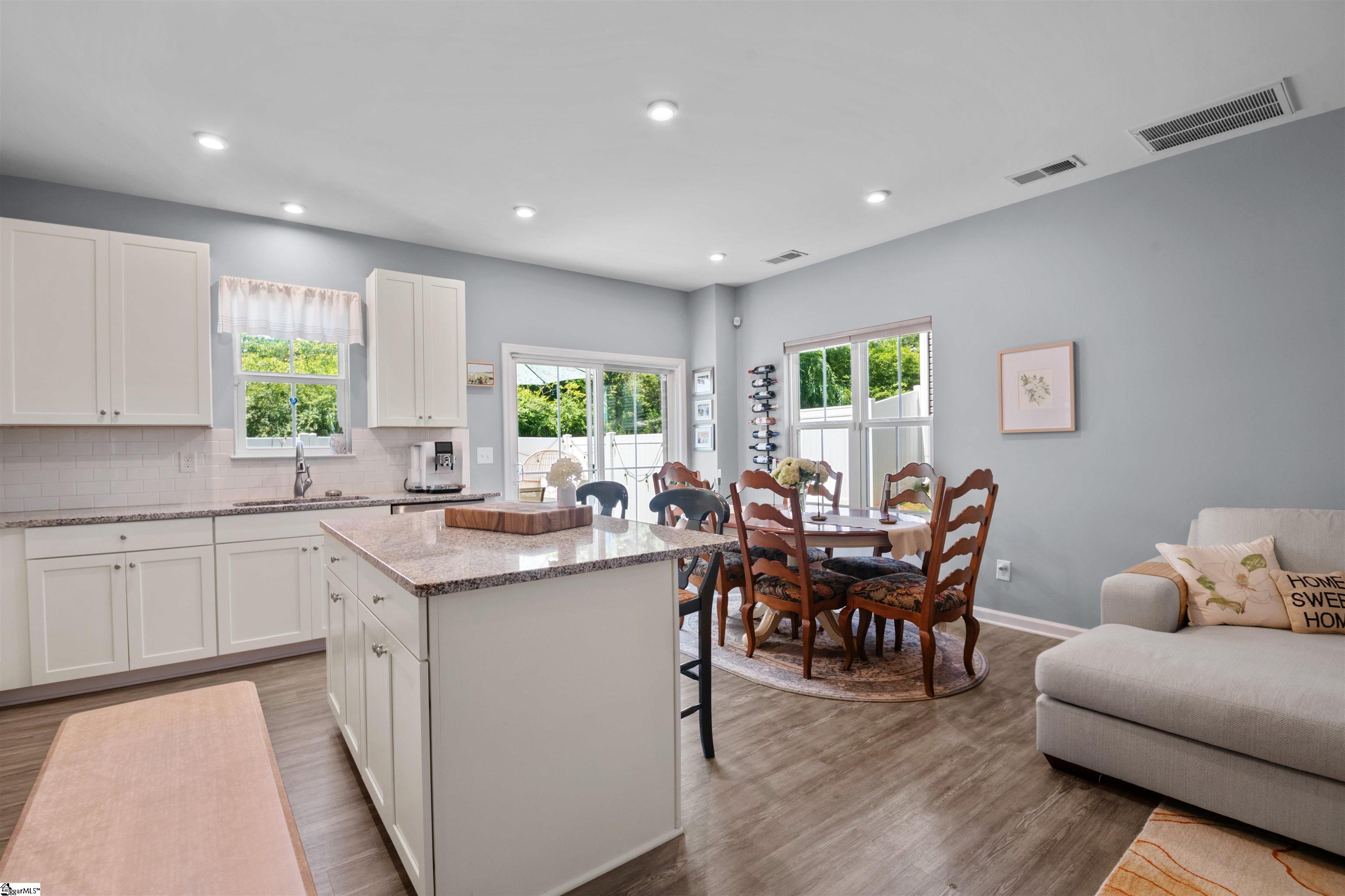 27 Country Dale Drive Greer, SC 29650