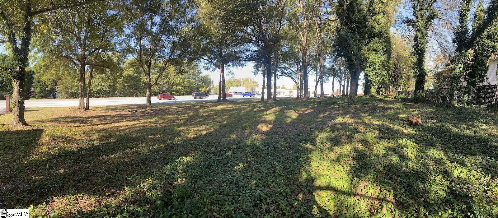 Homes for sale in Greenville, SC | 1324 Haywood Rd, Greenville, SC 29615 | MLS# 1561545