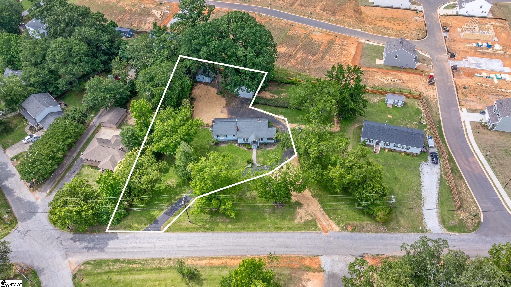 20 N Davis Drive Greenville, SC 29611