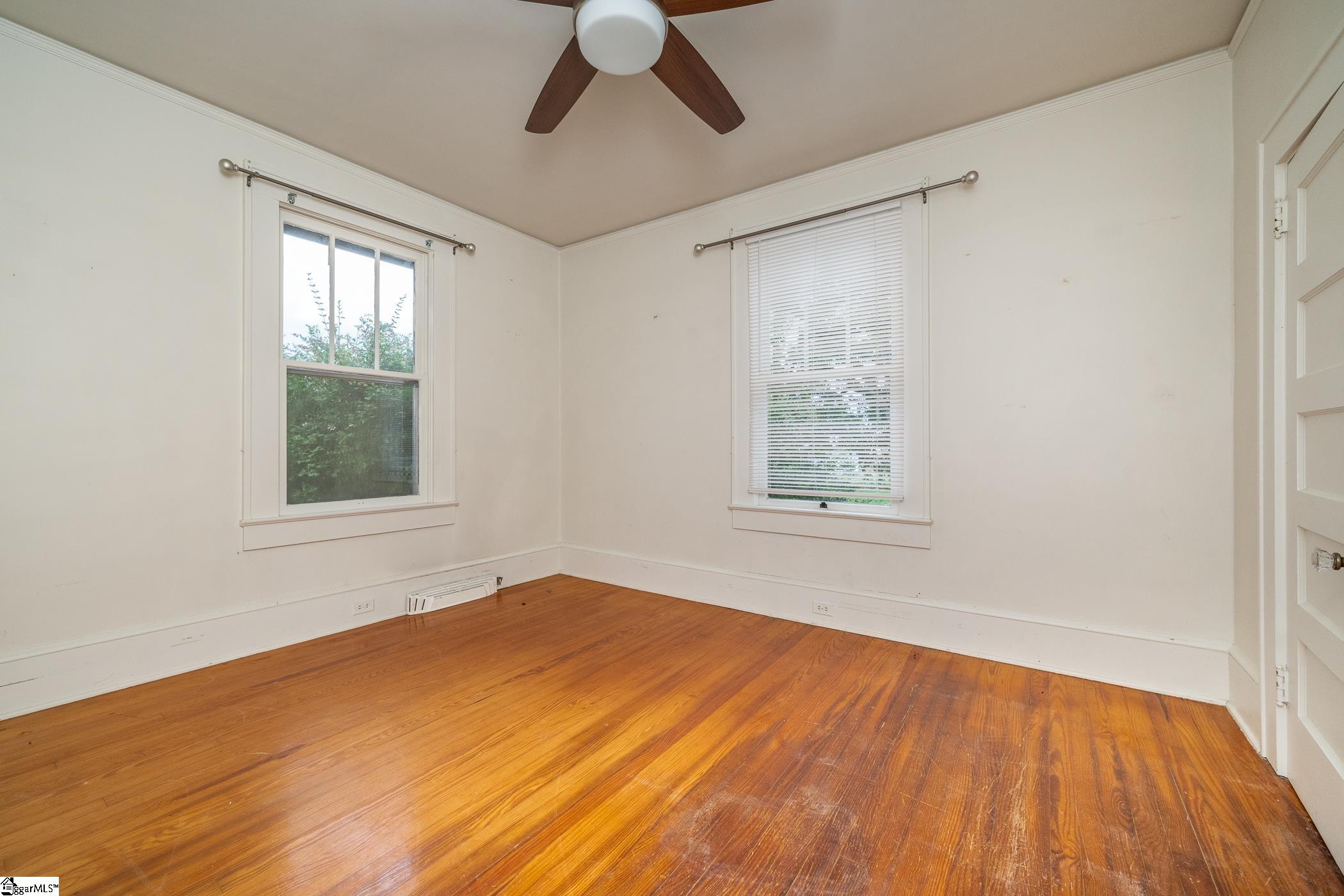 20 N Davis Drive Greenville, SC 29611