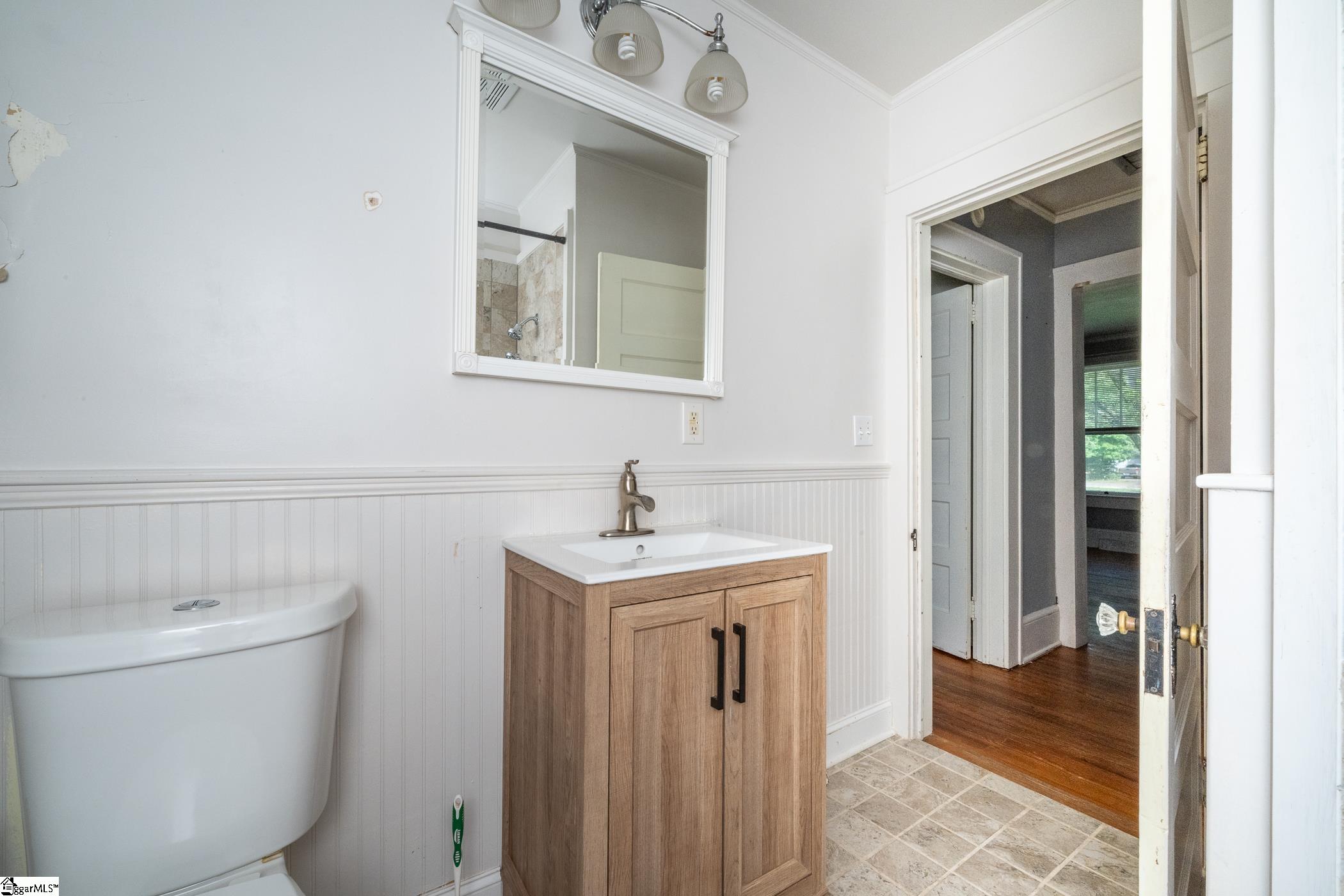 20 N Davis Drive Greenville, SC 29611