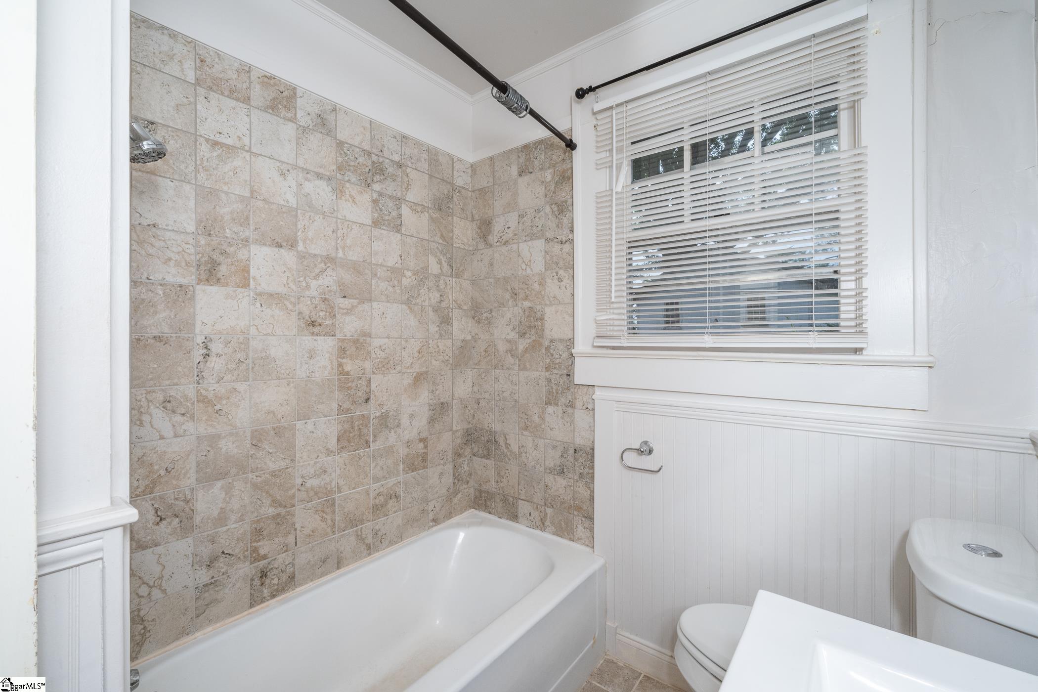 20 N Davis Drive Greenville, SC 29611