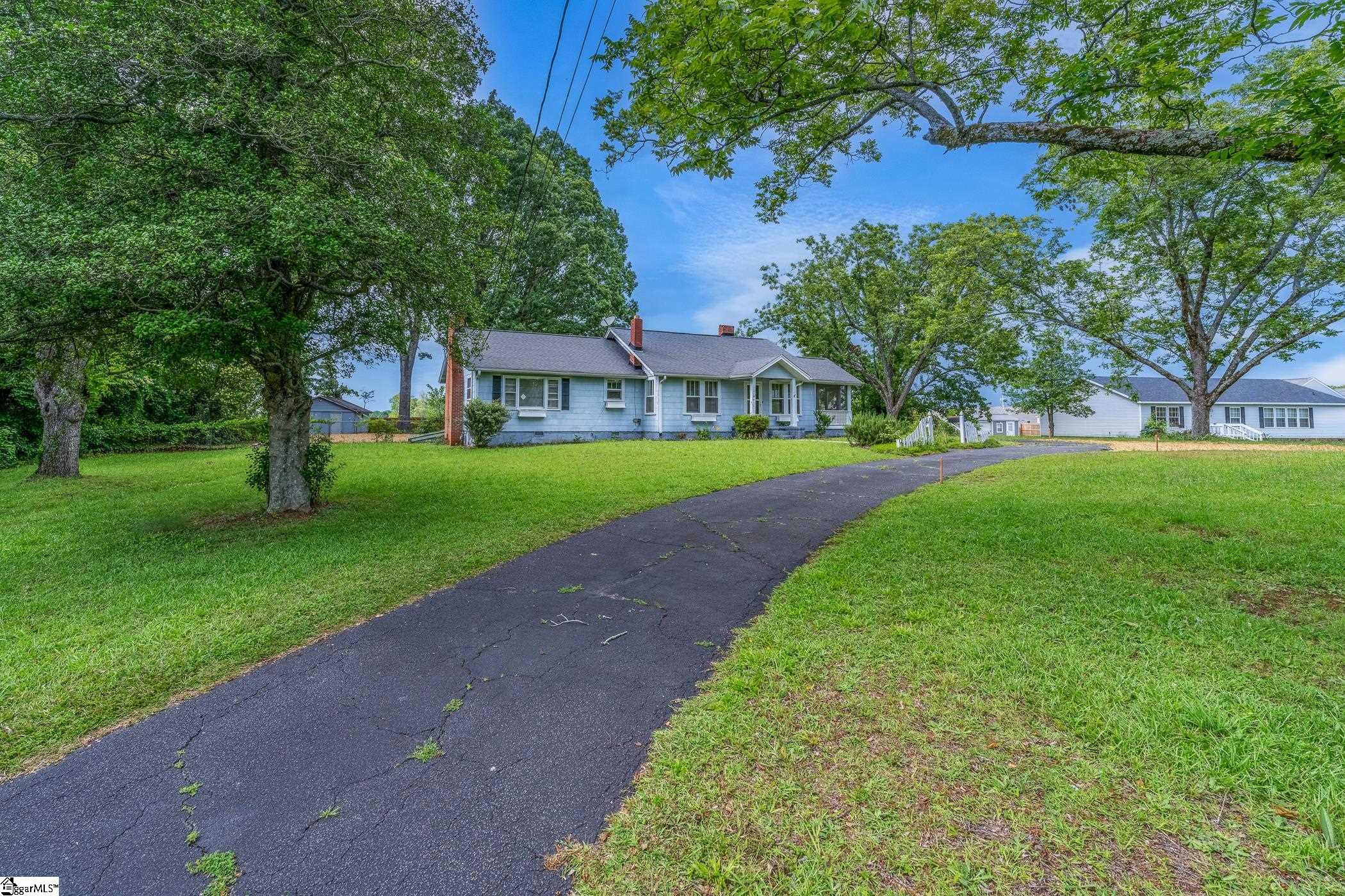 20 N Davis Drive Greenville, SC 29611