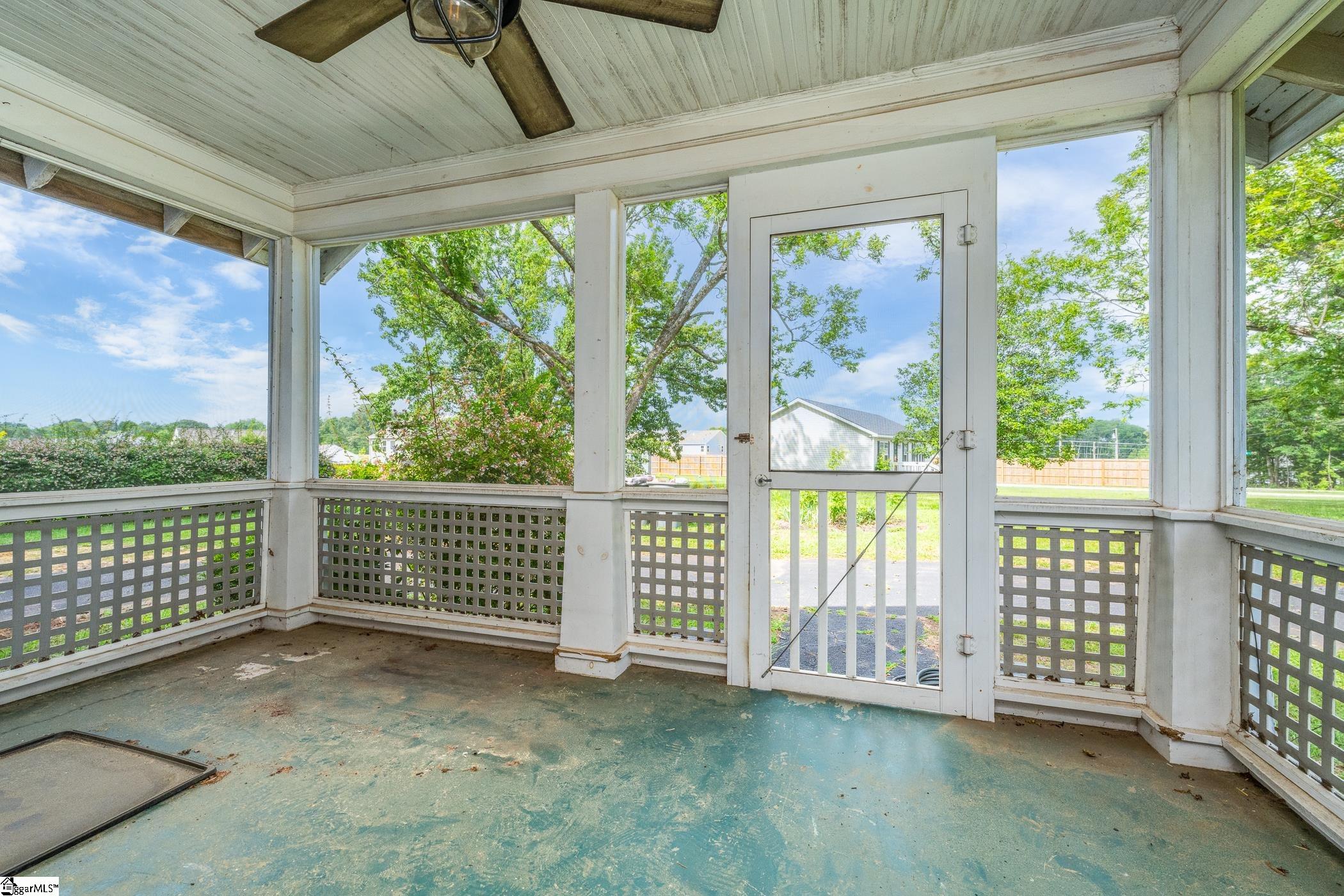 20 N Davis Drive Greenville, SC 29611