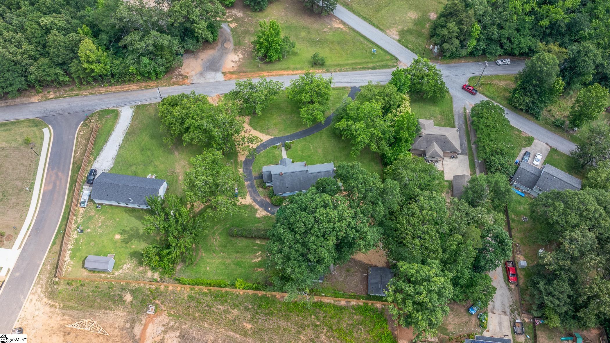 20 N Davis Drive Greenville, SC 29611