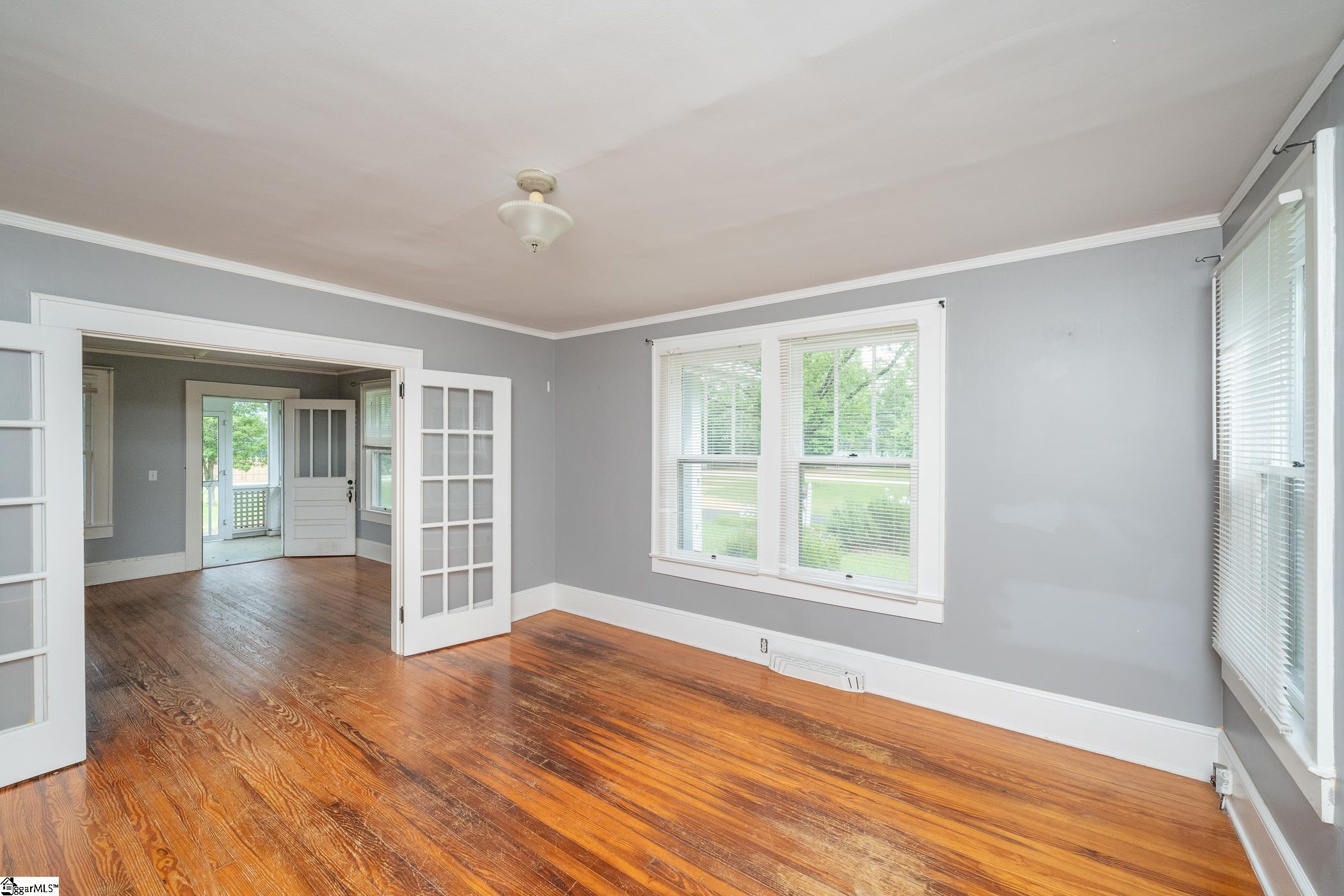 20 N Davis Drive Greenville, SC 29611