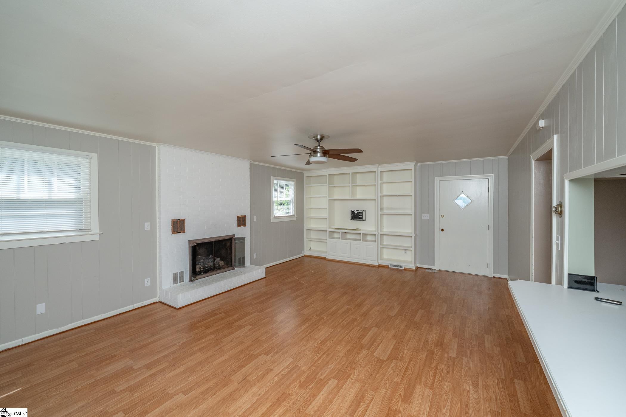 20 N Davis Drive Greenville, SC 29611