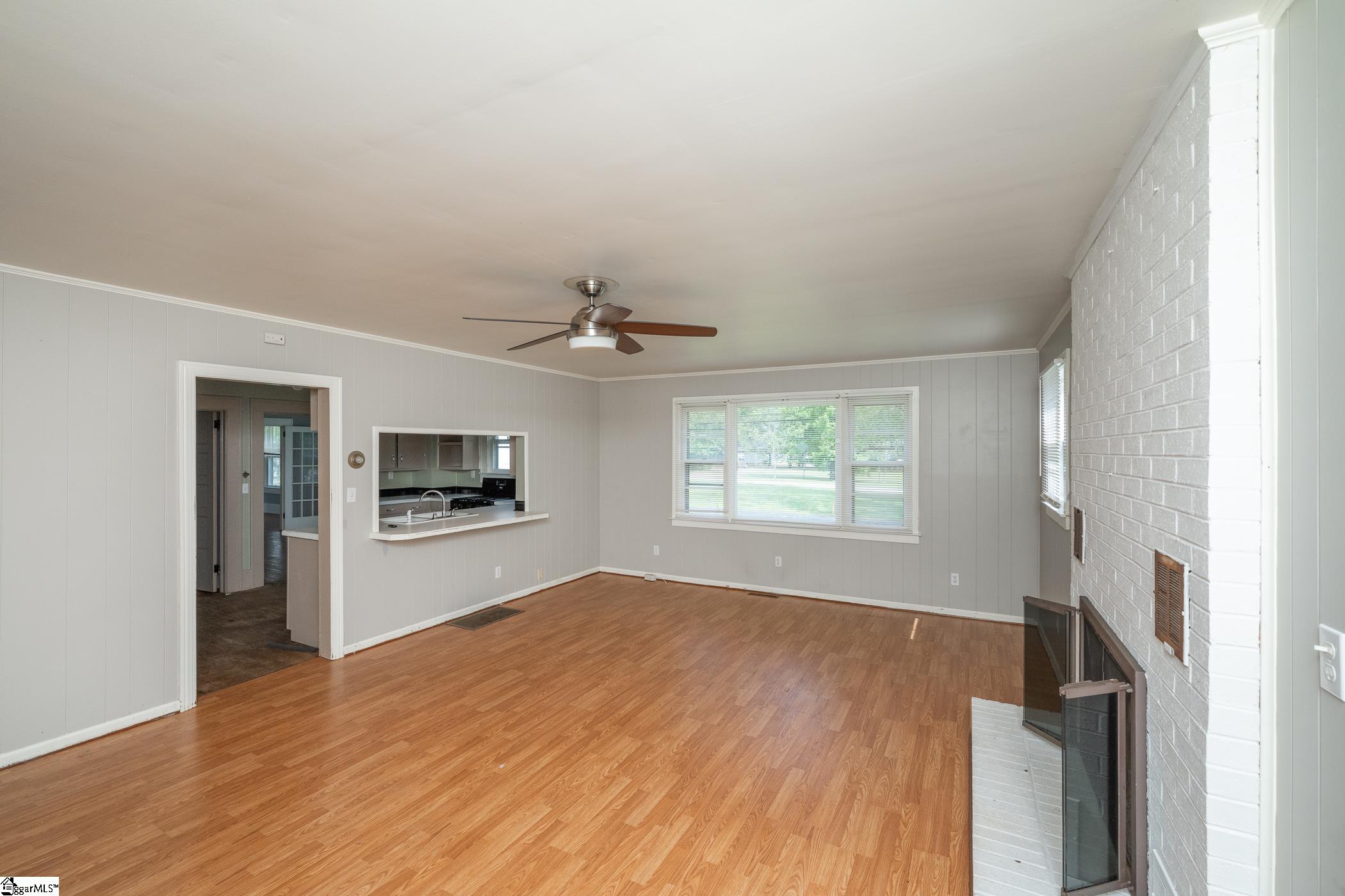 20 N Davis Drive Greenville, SC 29611