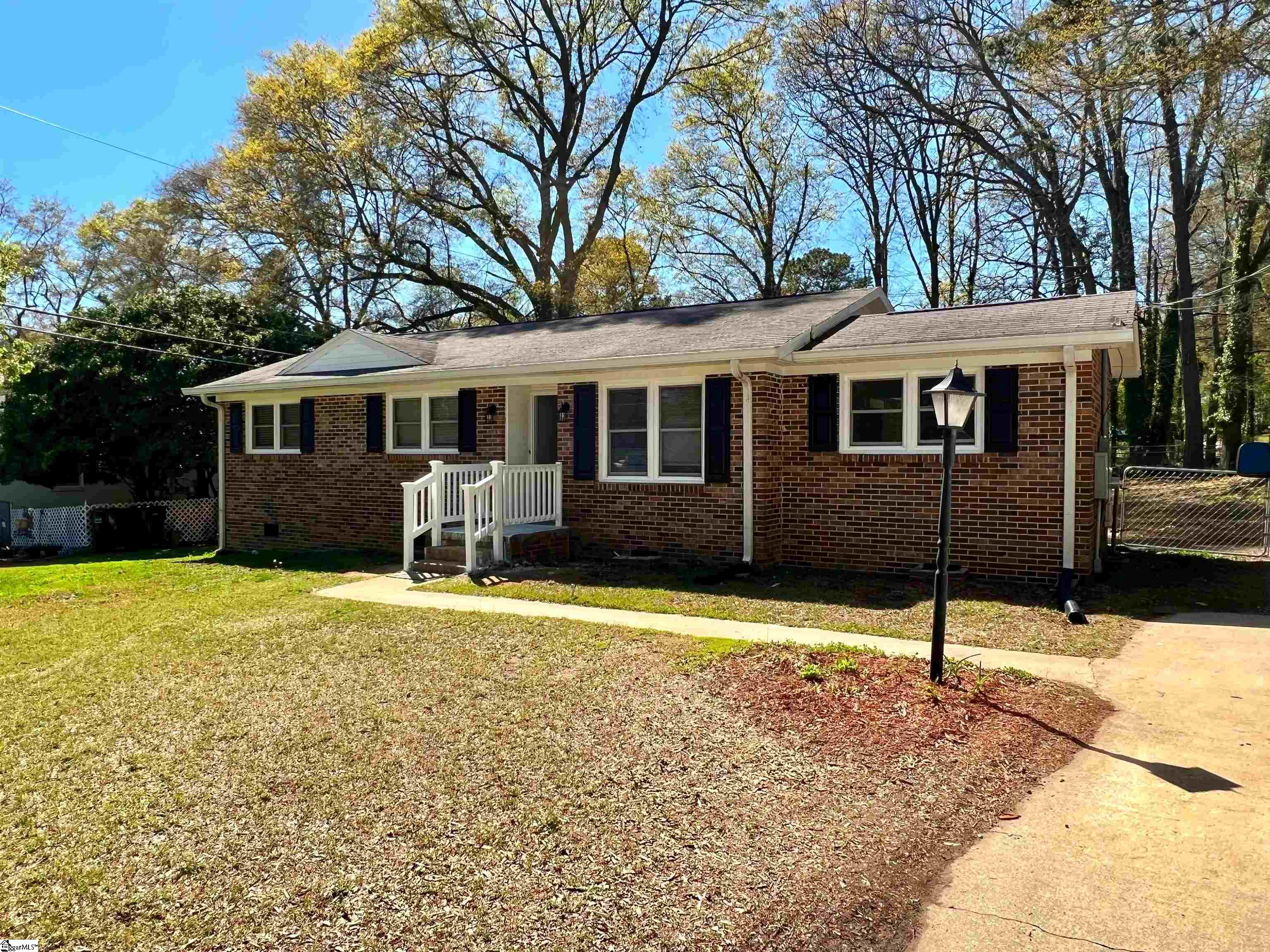 204 Sherondale Lane Simpsonville, SC 29680