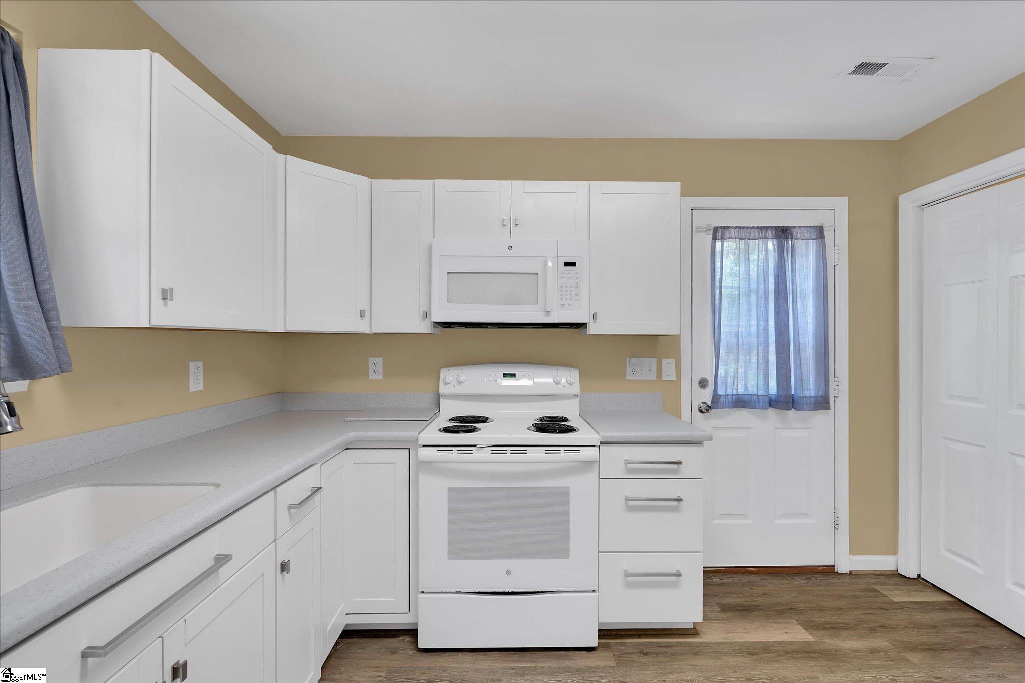 6 Pathway Drive Greenville, SC 29611