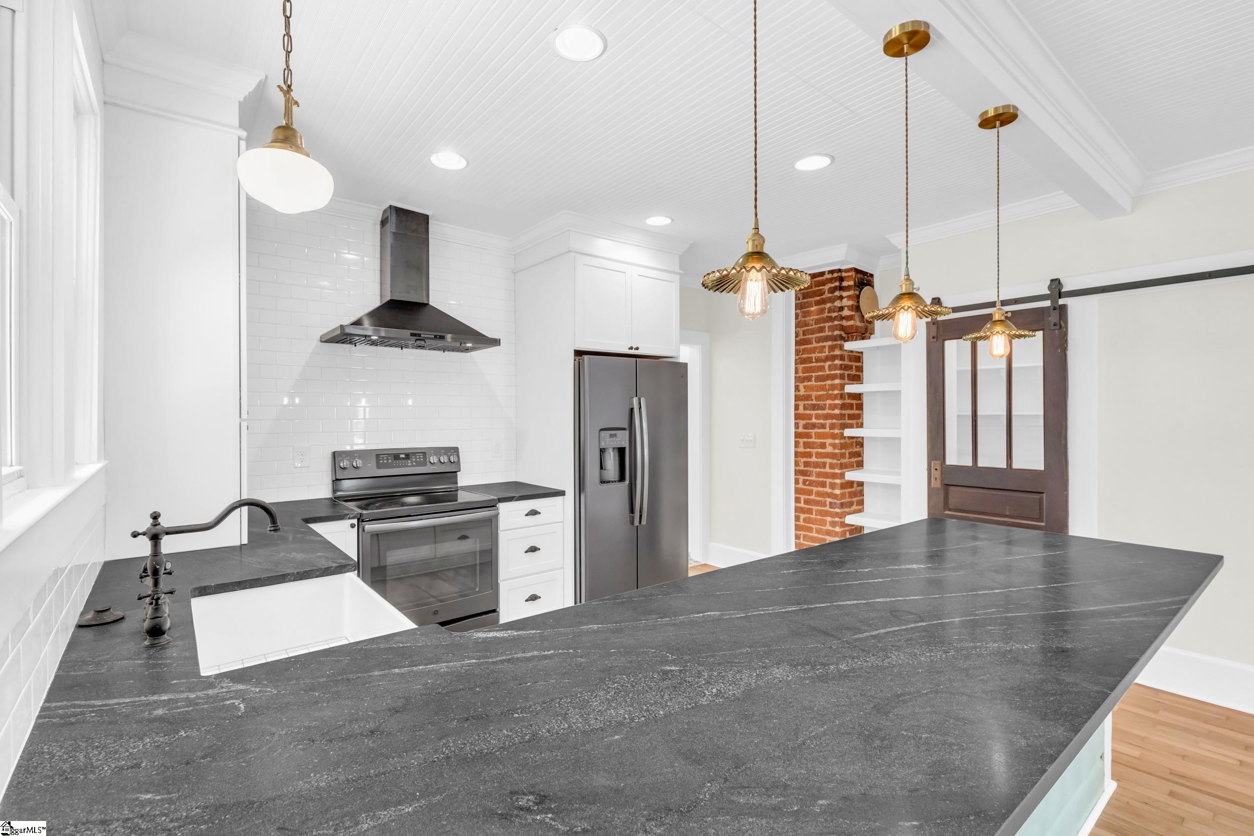 221 Brookdale Avenue Greenville, SC 29607