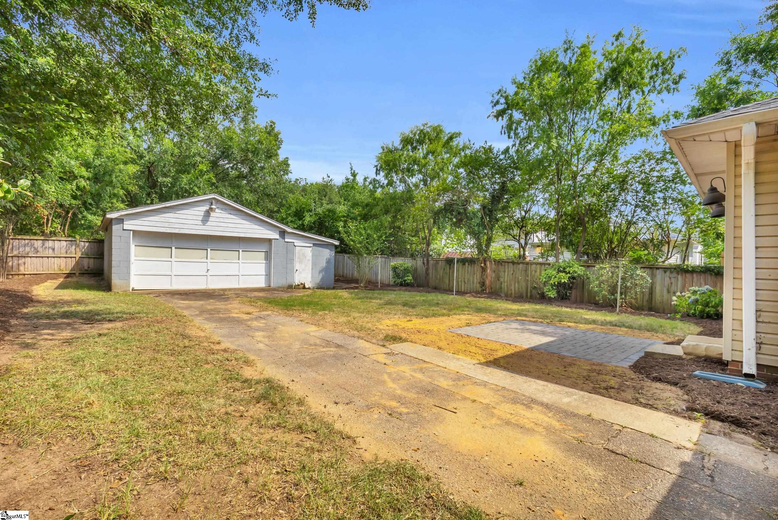 221 Brookdale Avenue Greenville, SC 29607
