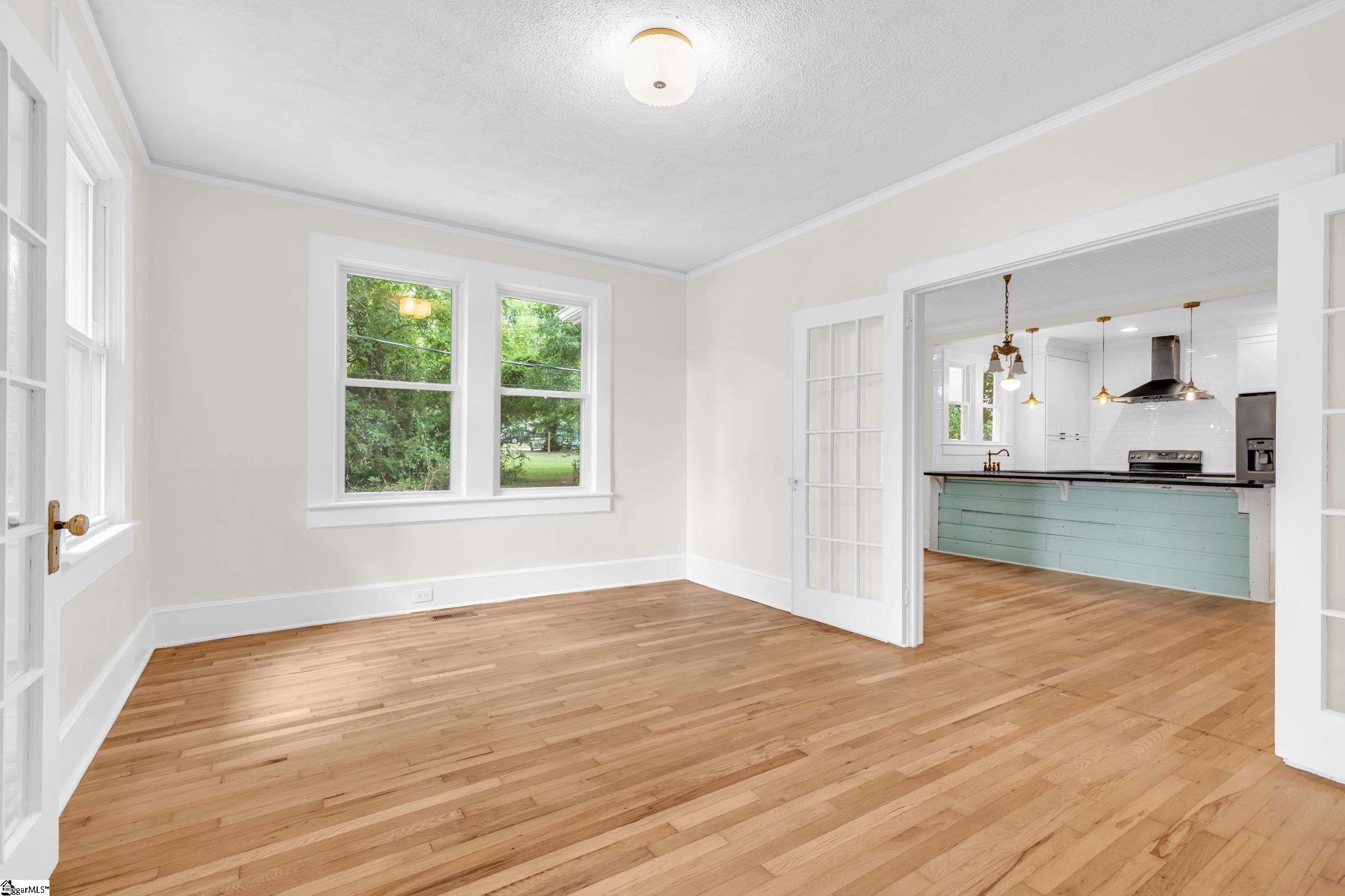 221 Brookdale Avenue Greenville, SC 29607