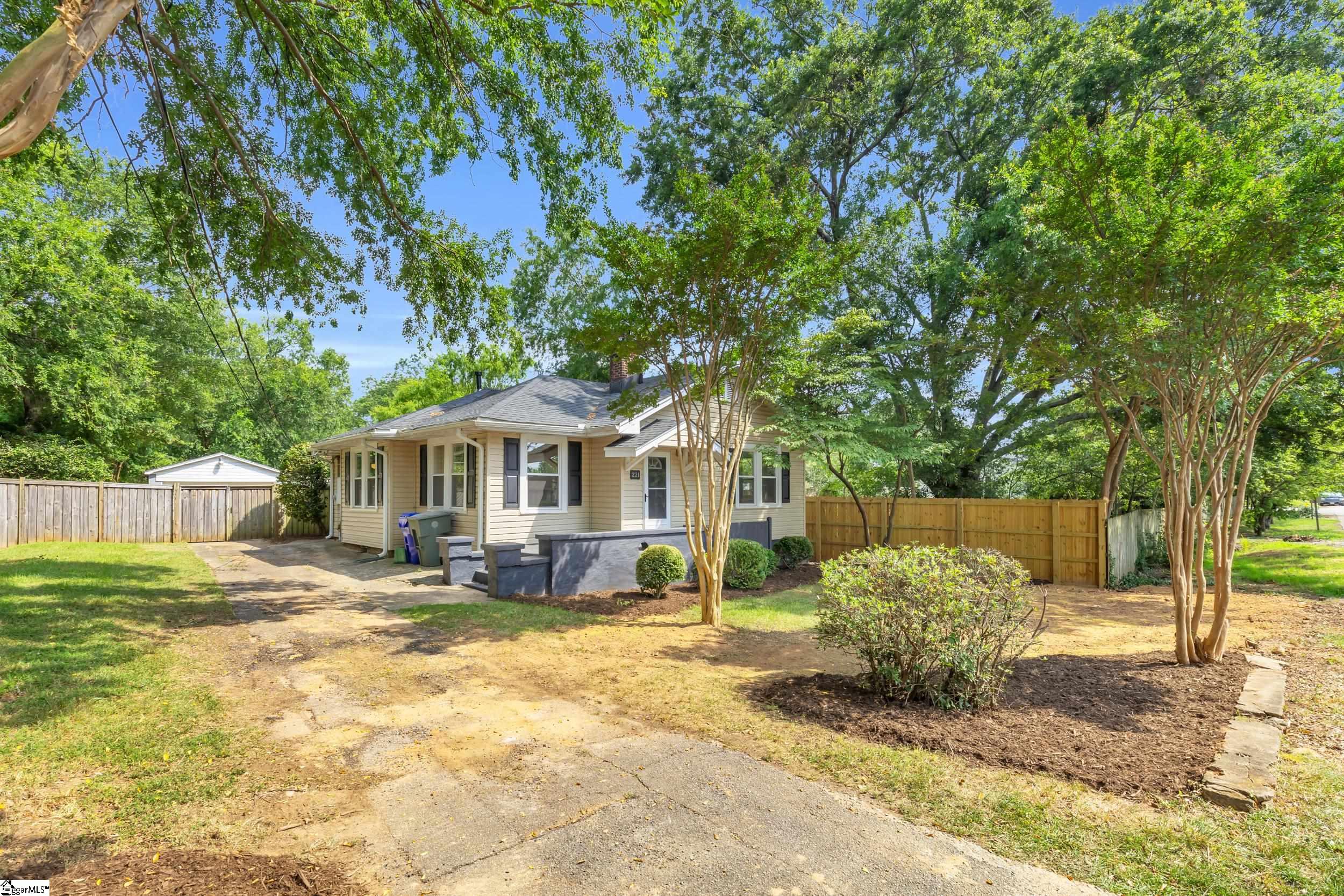 221 Brookdale Avenue Greenville, SC 29607