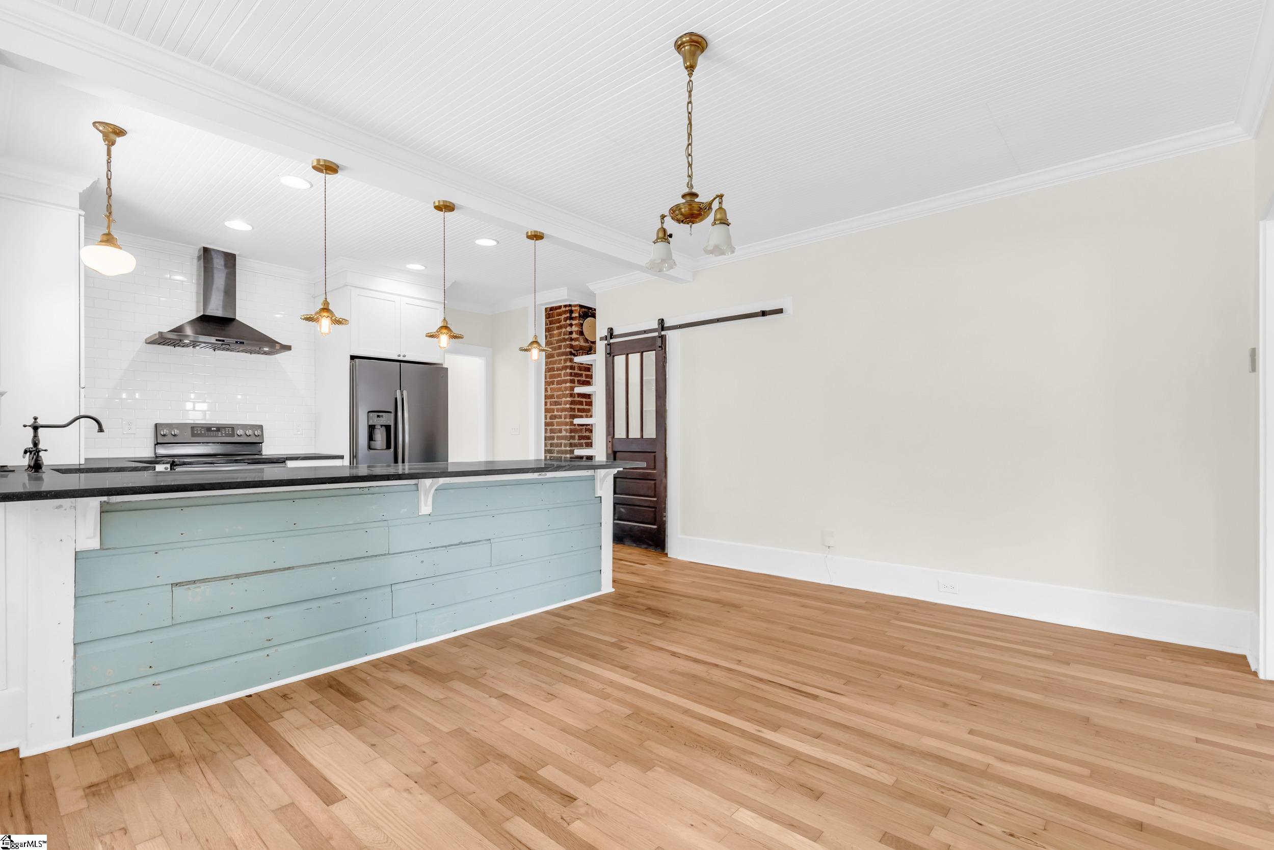 221 Brookdale Avenue Greenville, SC 29607