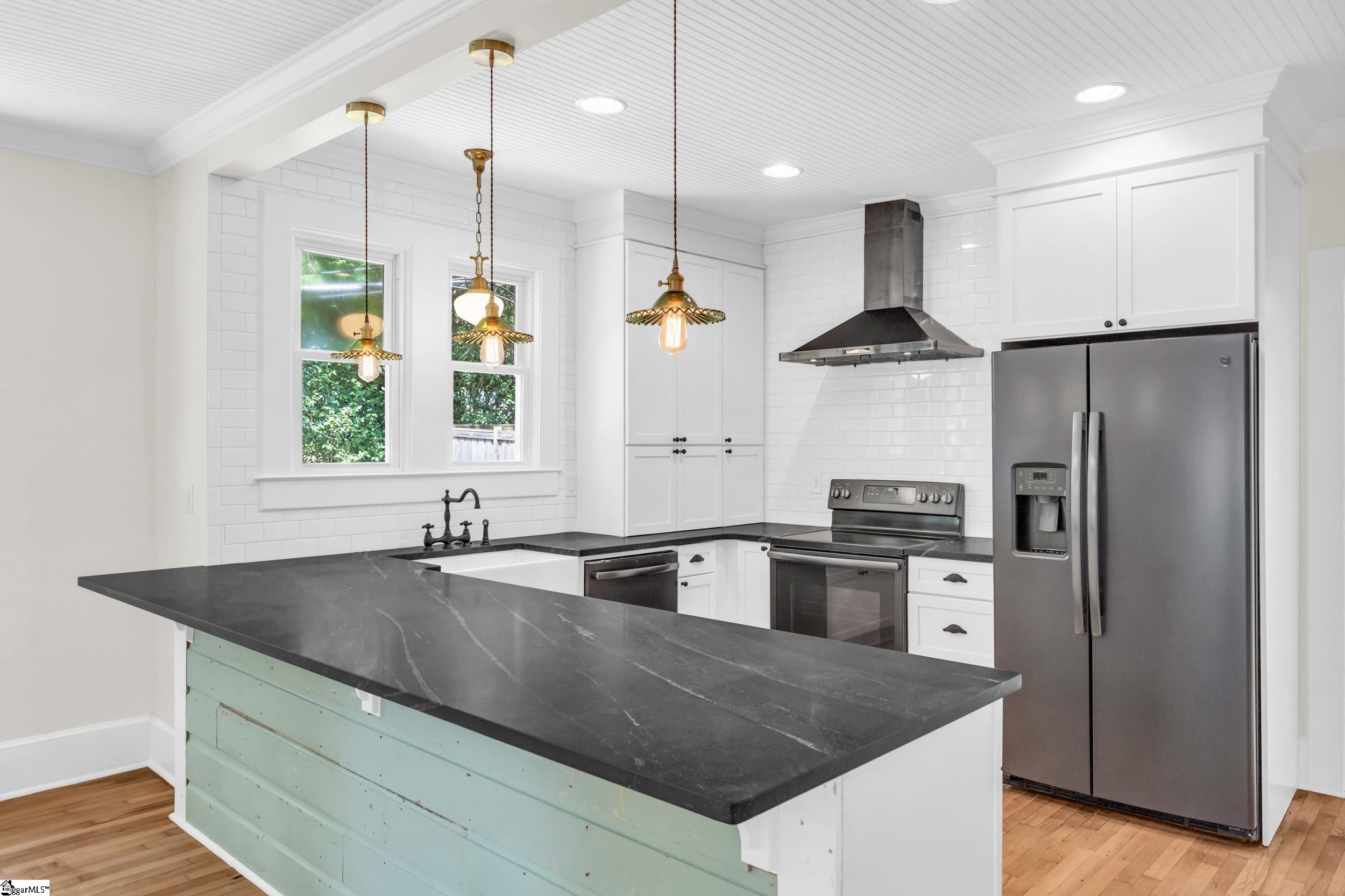 221 Brookdale Avenue Greenville, SC 29607