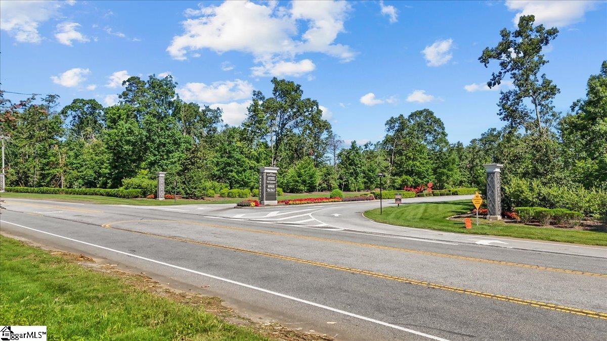 26 Rocky Point Way Greenville, SC 29615
