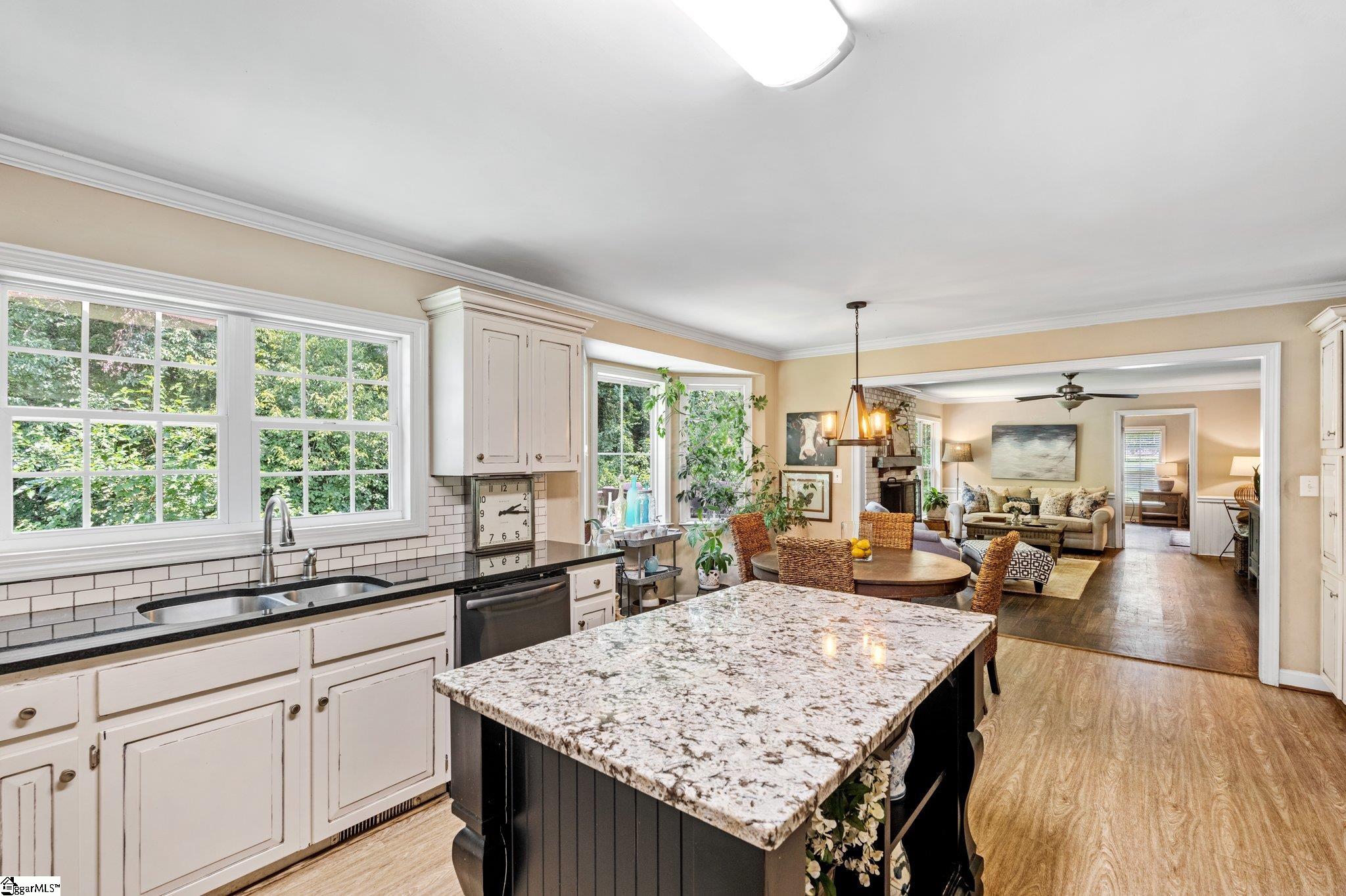104 Williamsburg Drive Greer, SC 29651