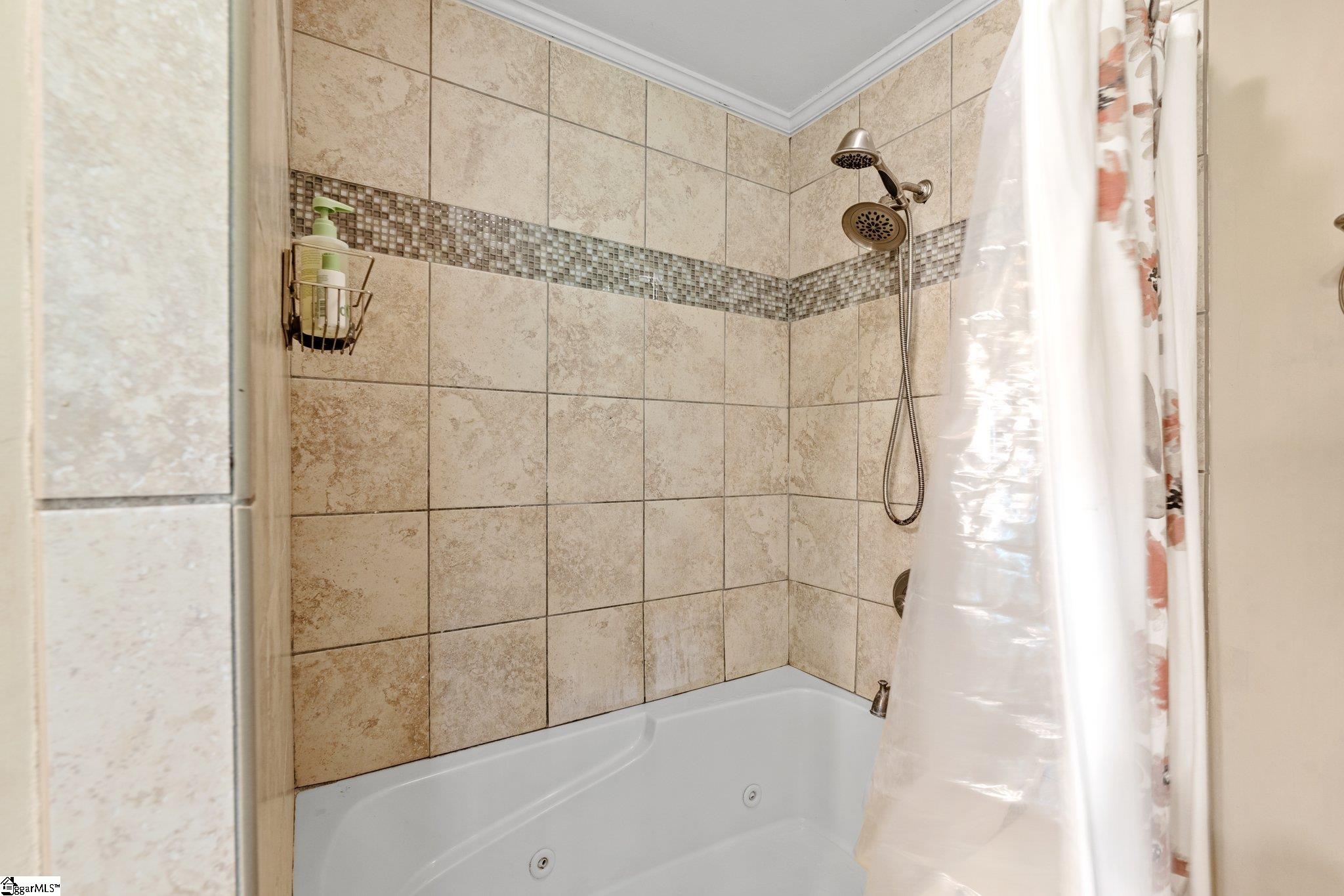 104 Williamsburg Drive Greer, SC 29651