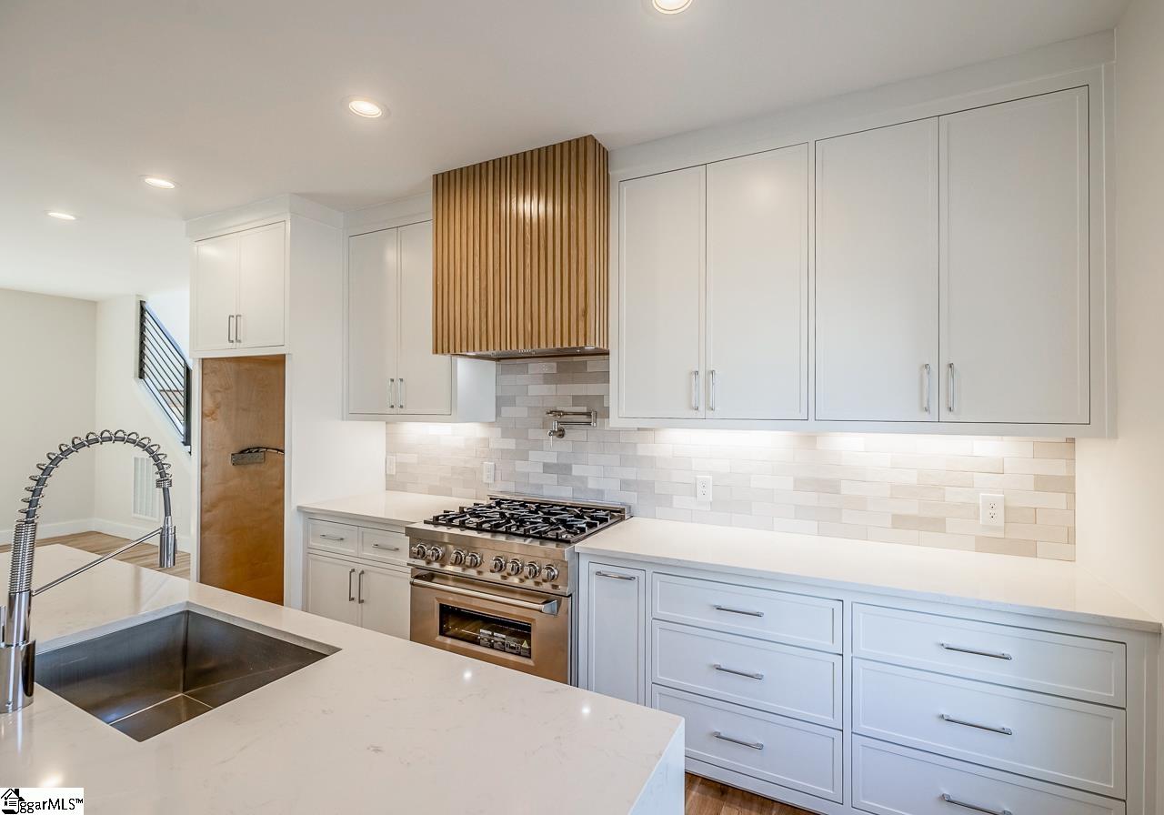 11 Stall Street Greenville, SC 29609