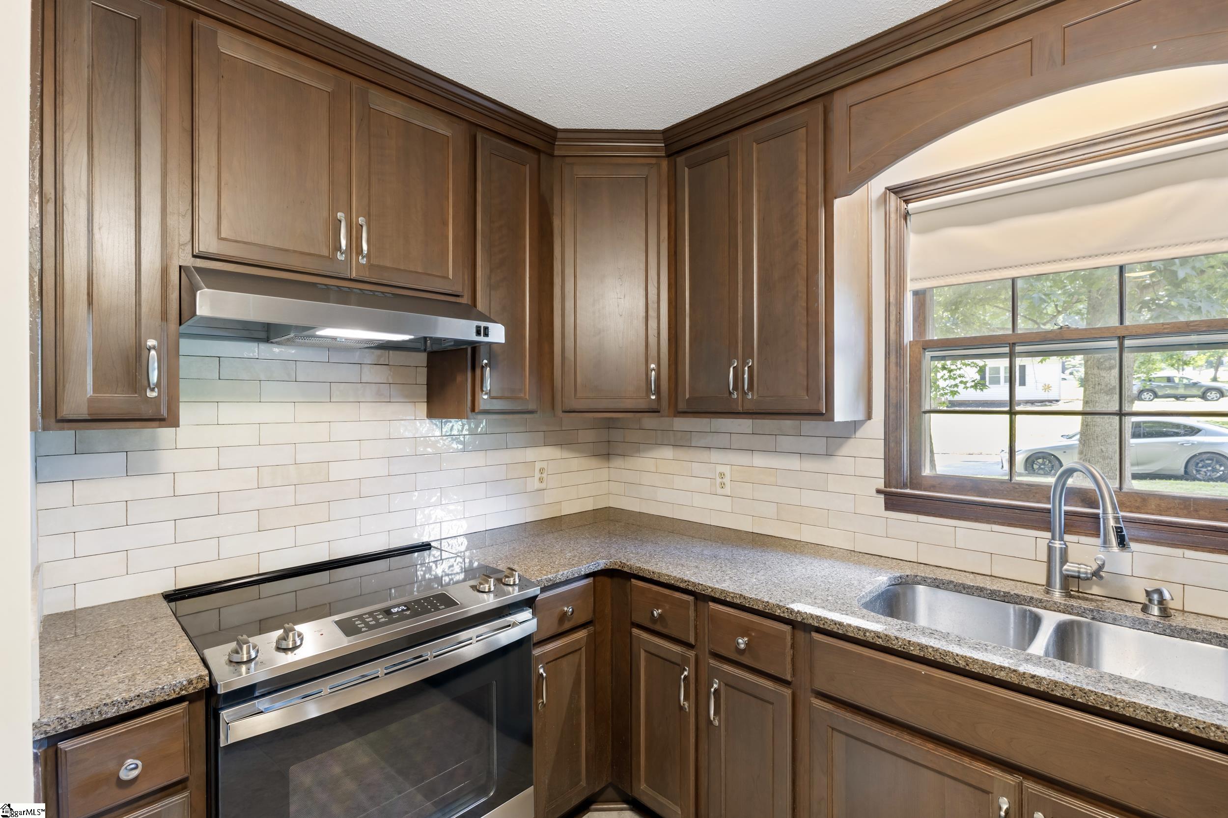 816 Brentwood Way Simpsonville, SC 29680