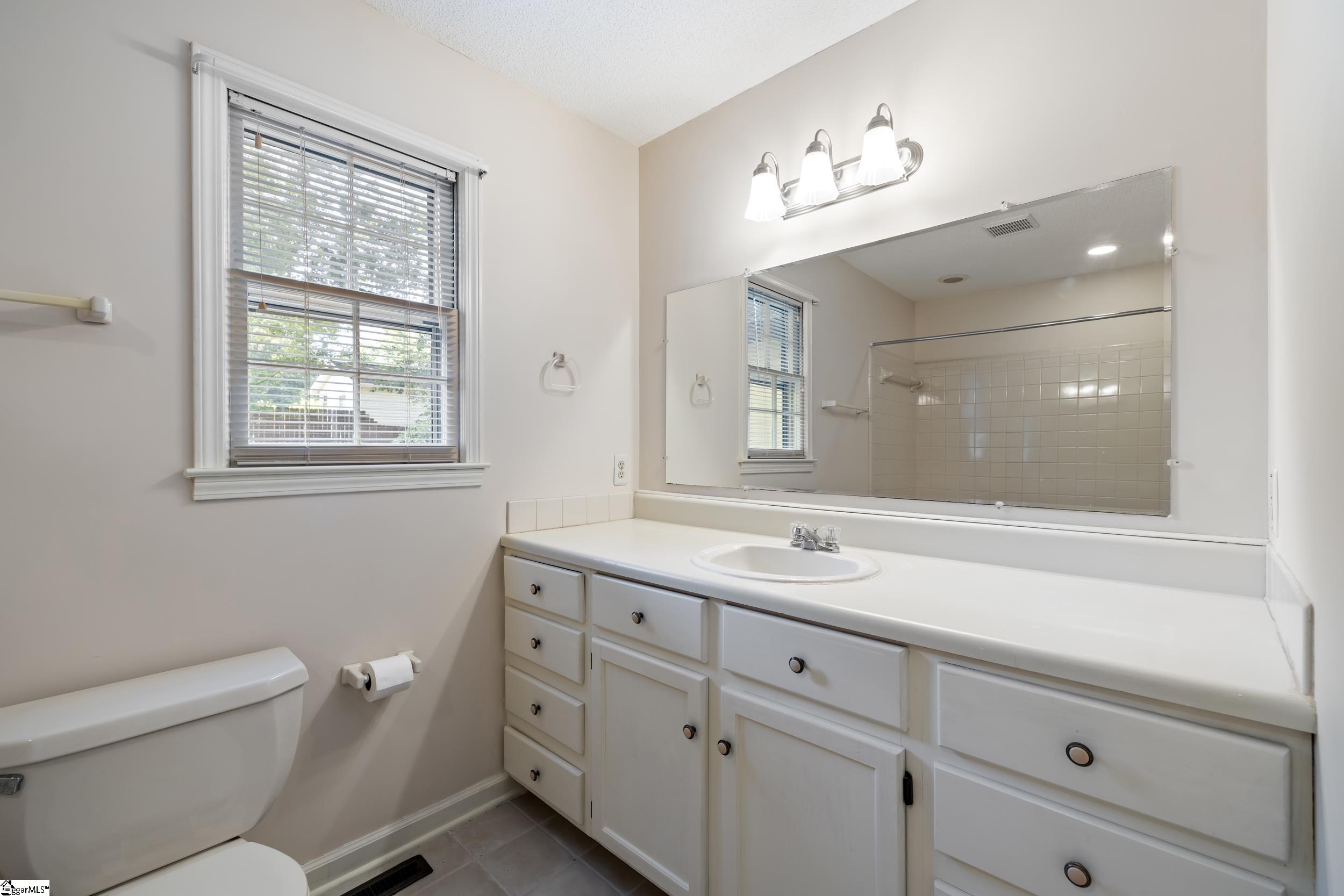 816 Brentwood Way Simpsonville, SC 29680