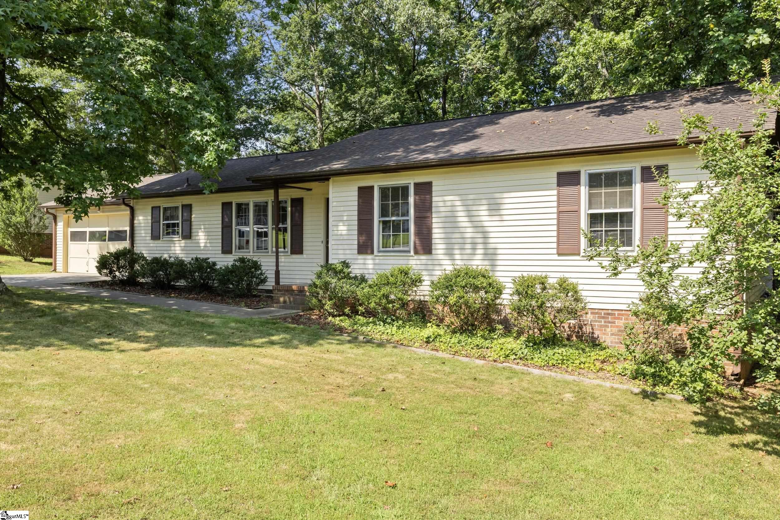 816 Brentwood Way Simpsonville, SC 29680