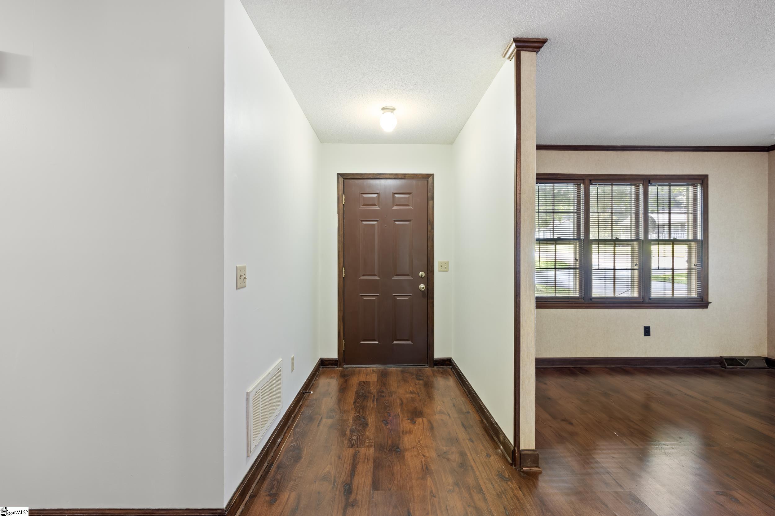 816 Brentwood Way Simpsonville, SC 29680